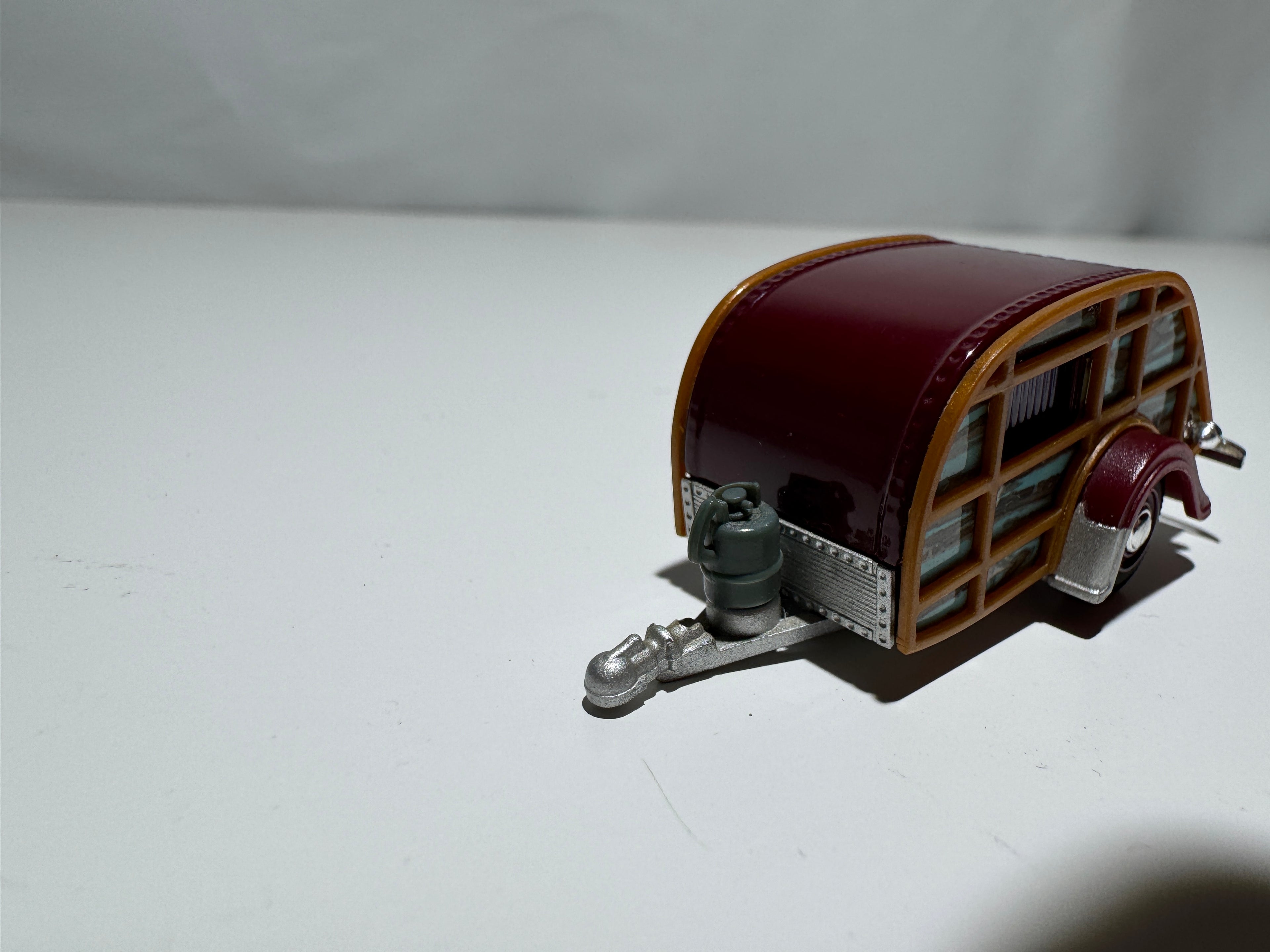 1:72 Hongwell Wohnwagen Summer Coach Rot-Hellblau #314