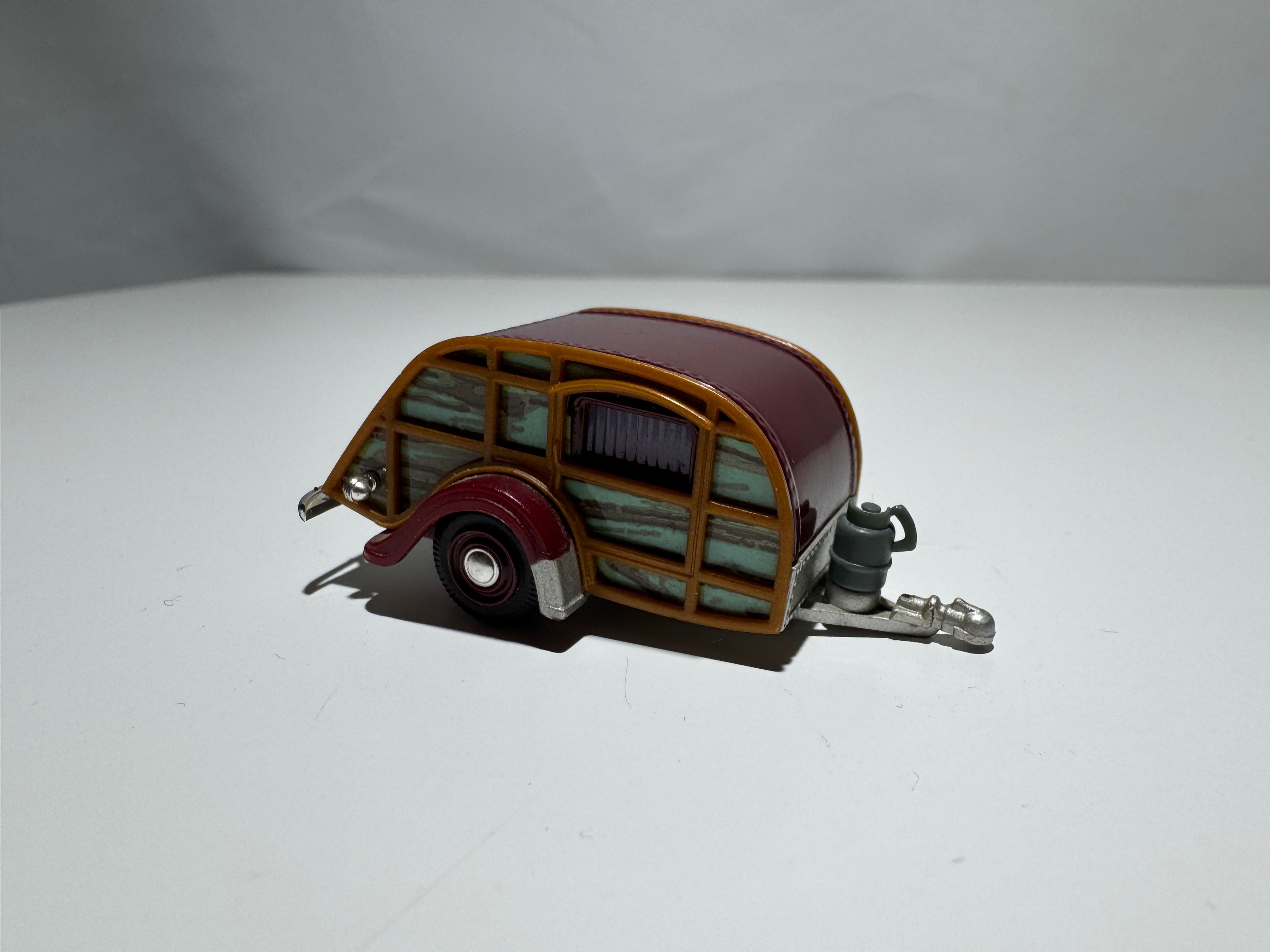 1:72 Hongwell Wohnwagen Summer Coach Rot-Hellblau #314