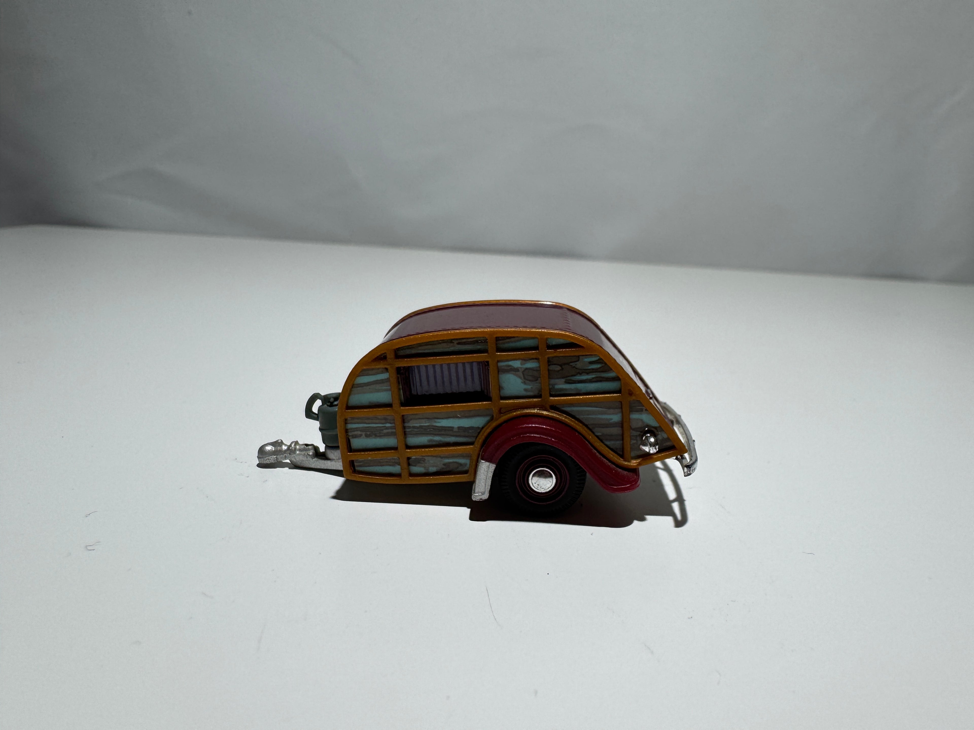 1:72 Hongwell Wohnwagen Summer Coach Rot-Hellblau #314