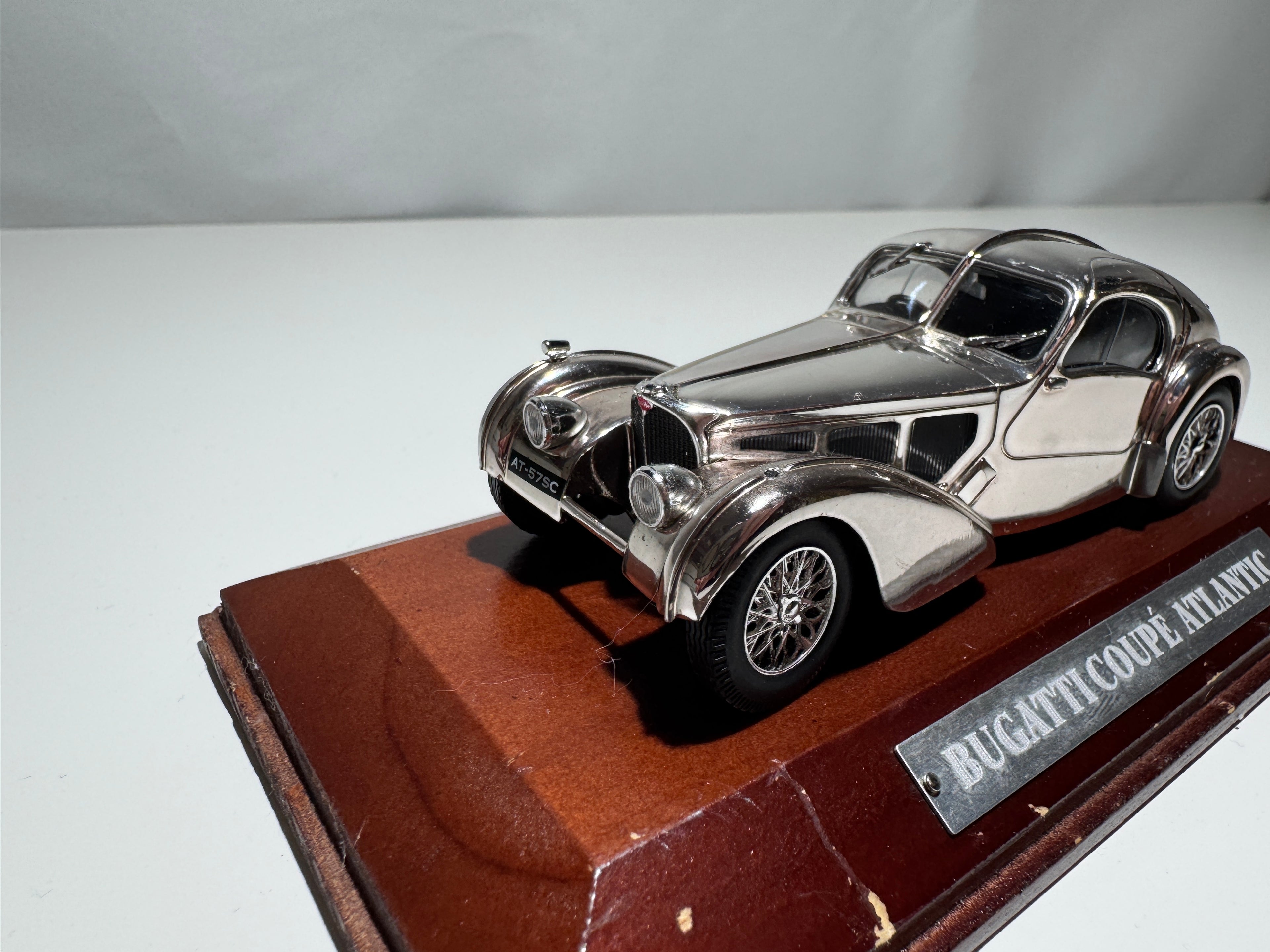 1:43 Atlas Bugatti Coupe Atlantic Silber OVP #318