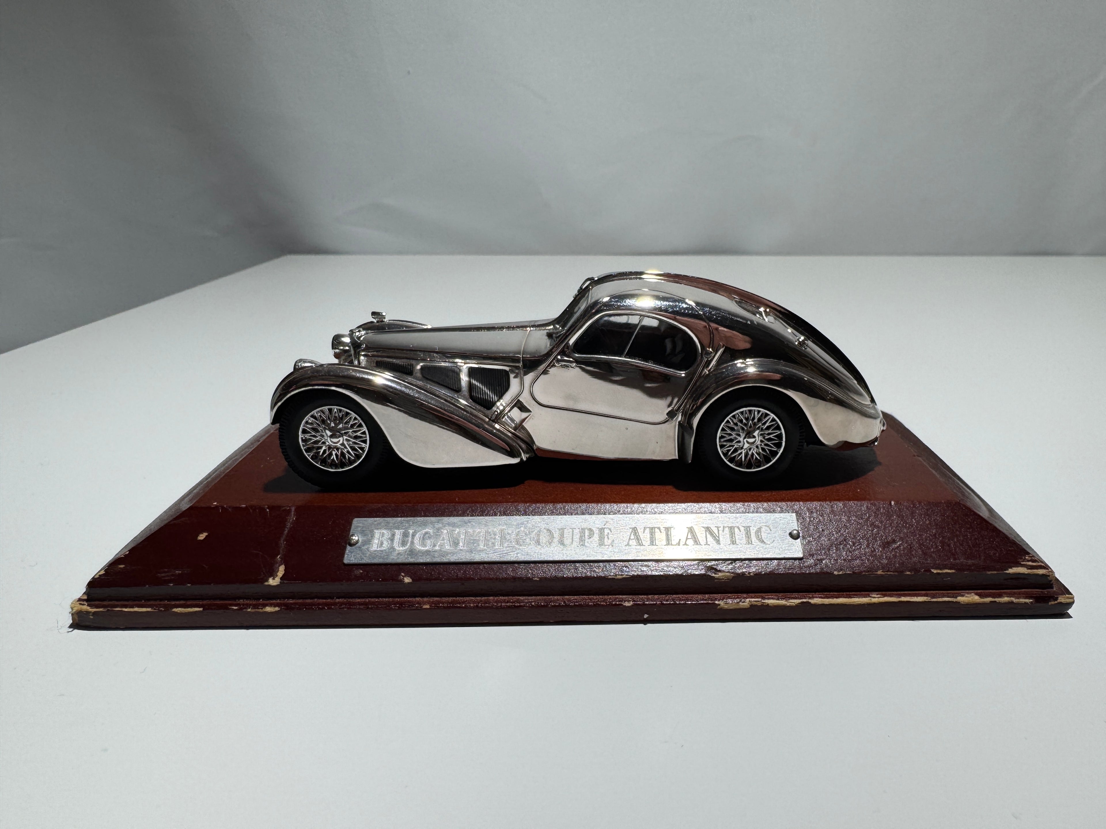 1:43 Atlas Bugatti Coupe Atlantic Silber OVP #318
