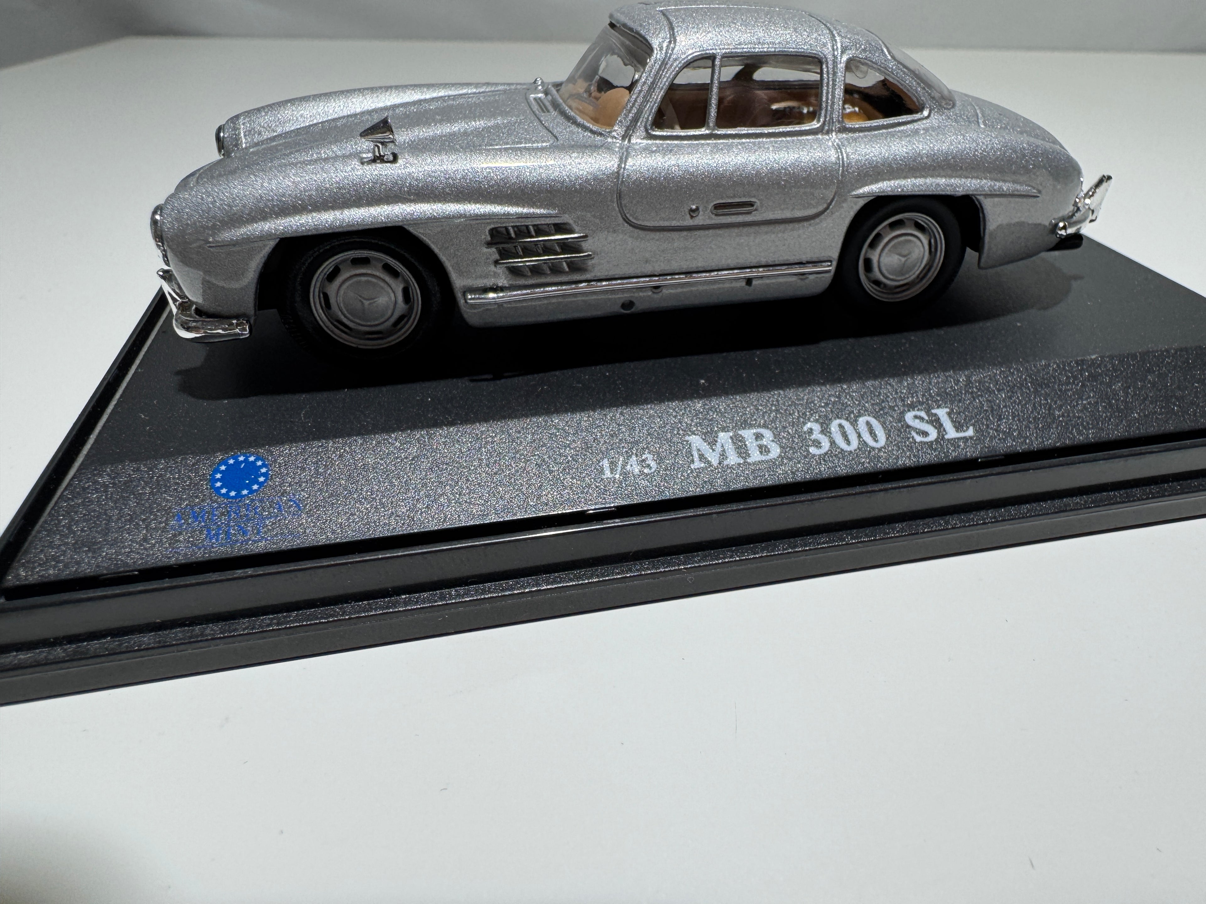 1:43 American Mint Mercedes-Benz 300 SL Silber Limited Edition OVP #319