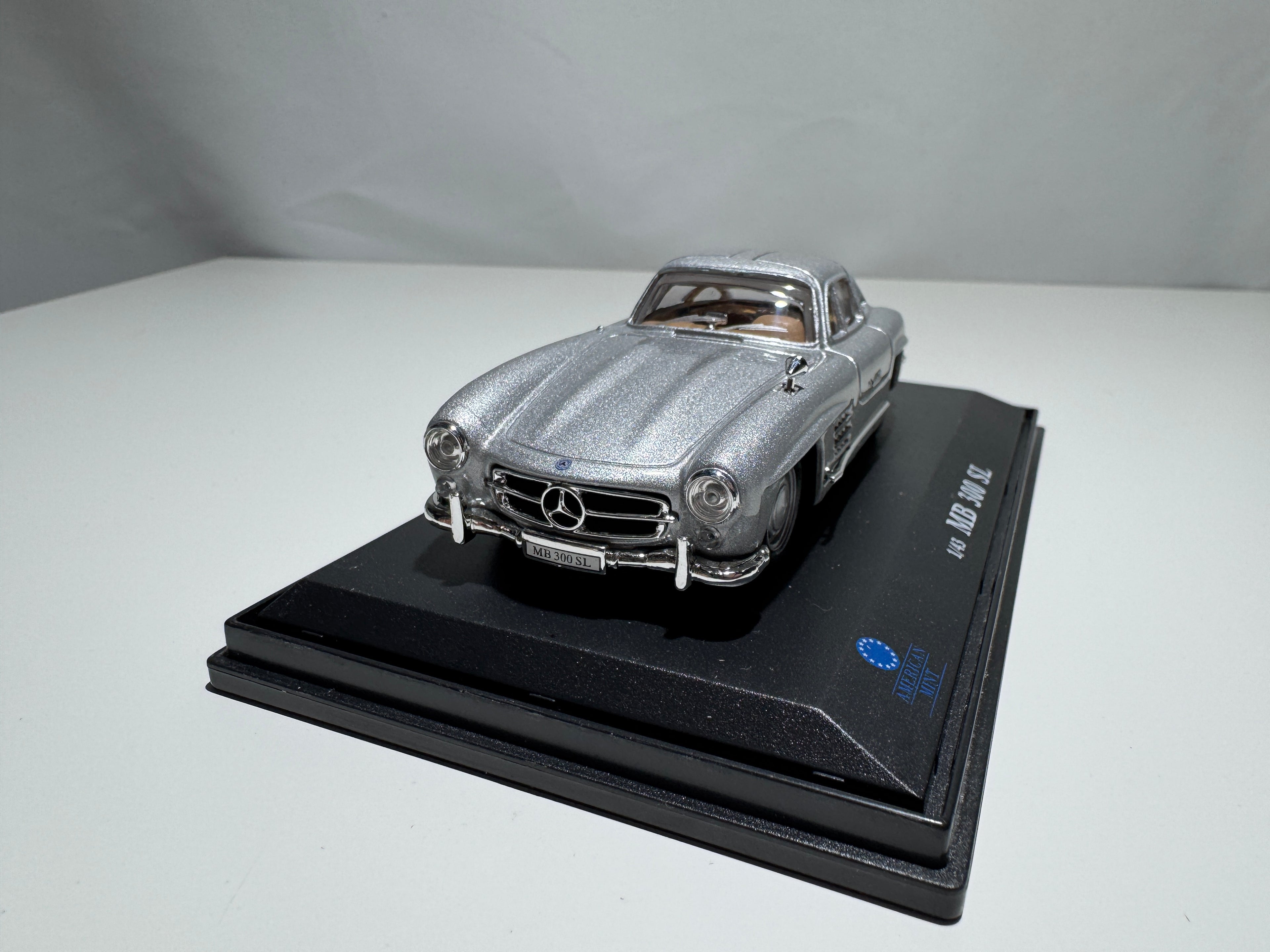 1:43 American Mint Mercedes-Benz 300 SL Silber Limited Edition OVP #319