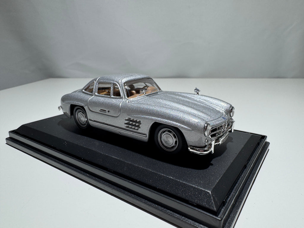 1:43 American Mint Mercedes-Benz 300 SL Silber Limited Edition OVP #319