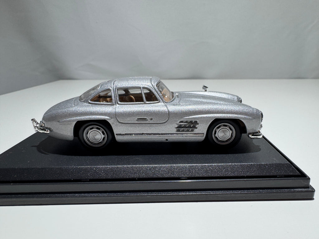 1:43 American Mint Mercedes-Benz 300 SL Silber Limited Edition OVP #319