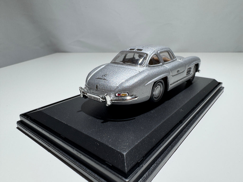 1:43 American Mint Mercedes-Benz 300 SL Silber Limited Edition OVP #319