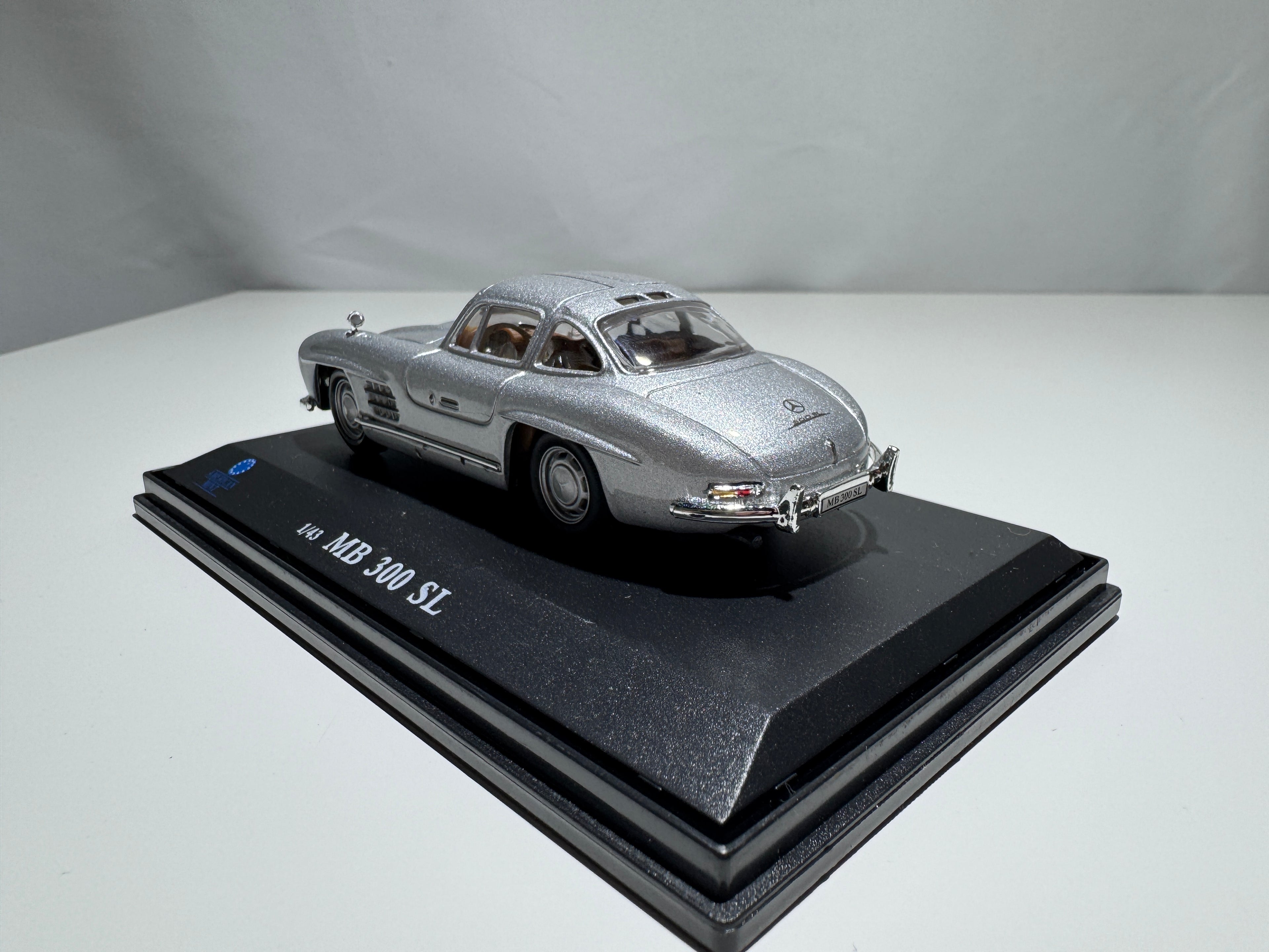 1:43 American Mint Mercedes-Benz 300 SL Silber Limited Edition OVP #319