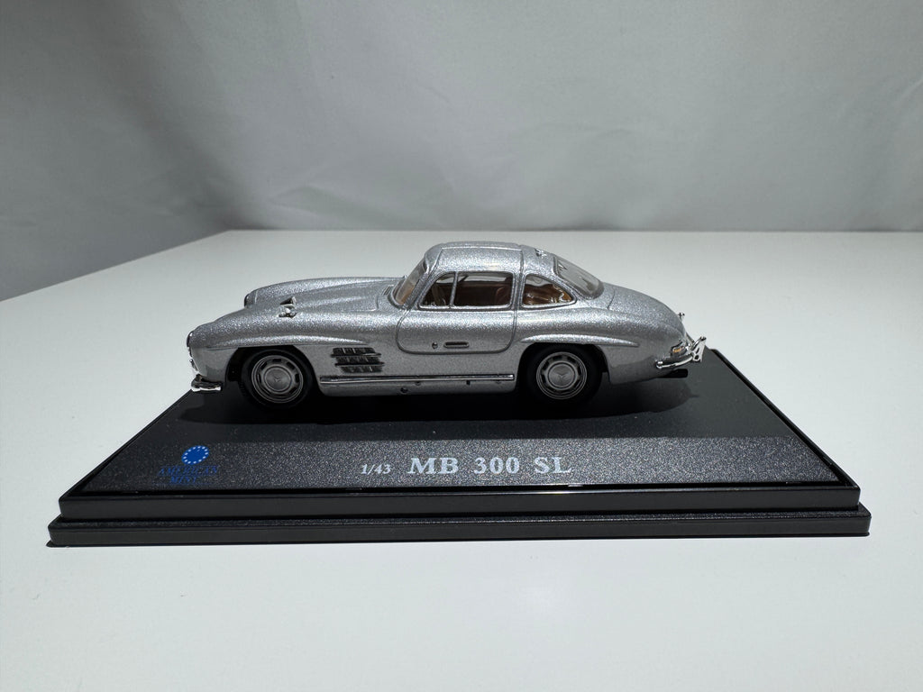 1:43 American Mint Mercedes-Benz 300 SL Silber Limited Edition OVP #319