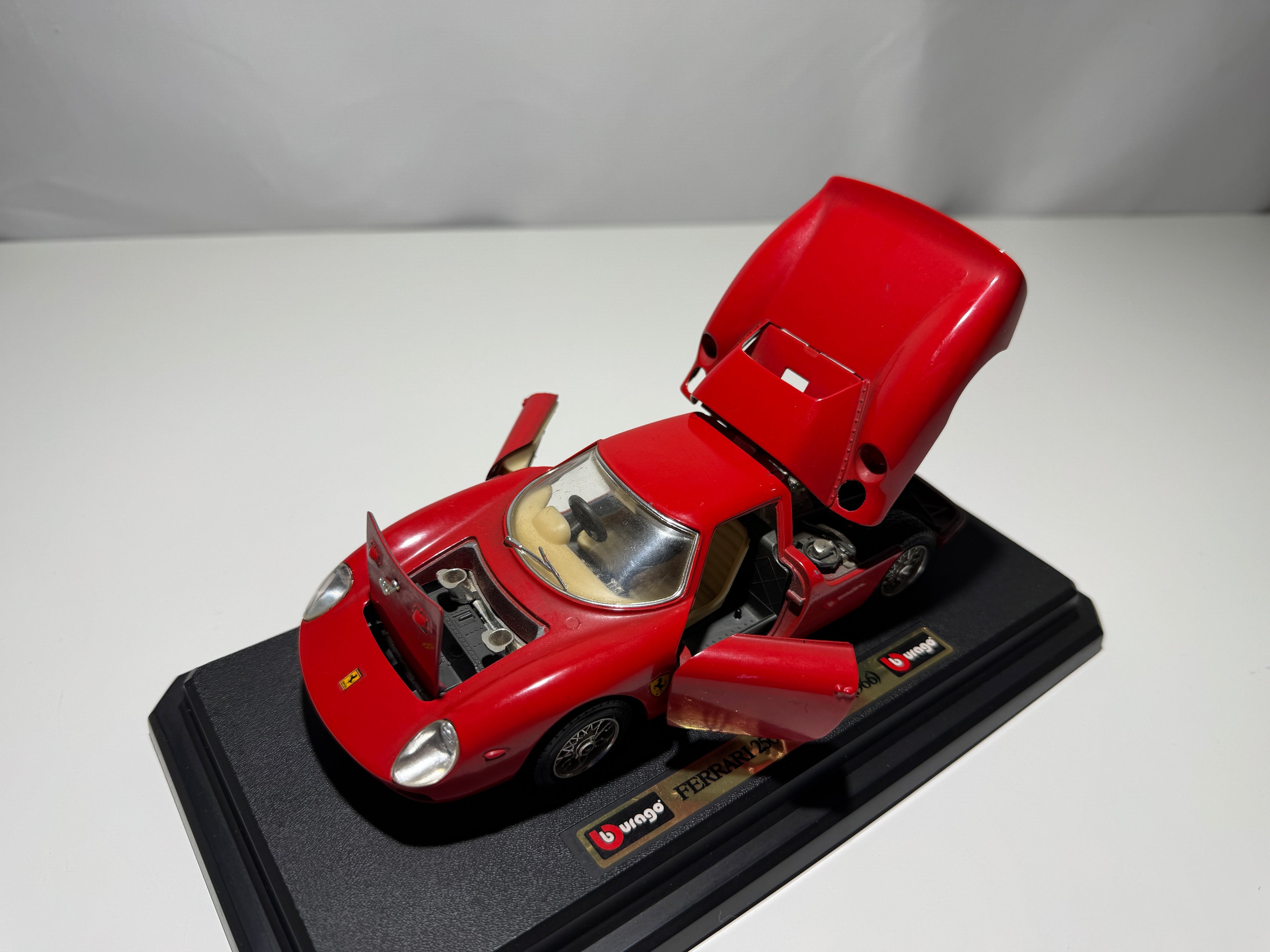 1:24 Bburago Ferrari 250 LM Monza 1966 Rot #321