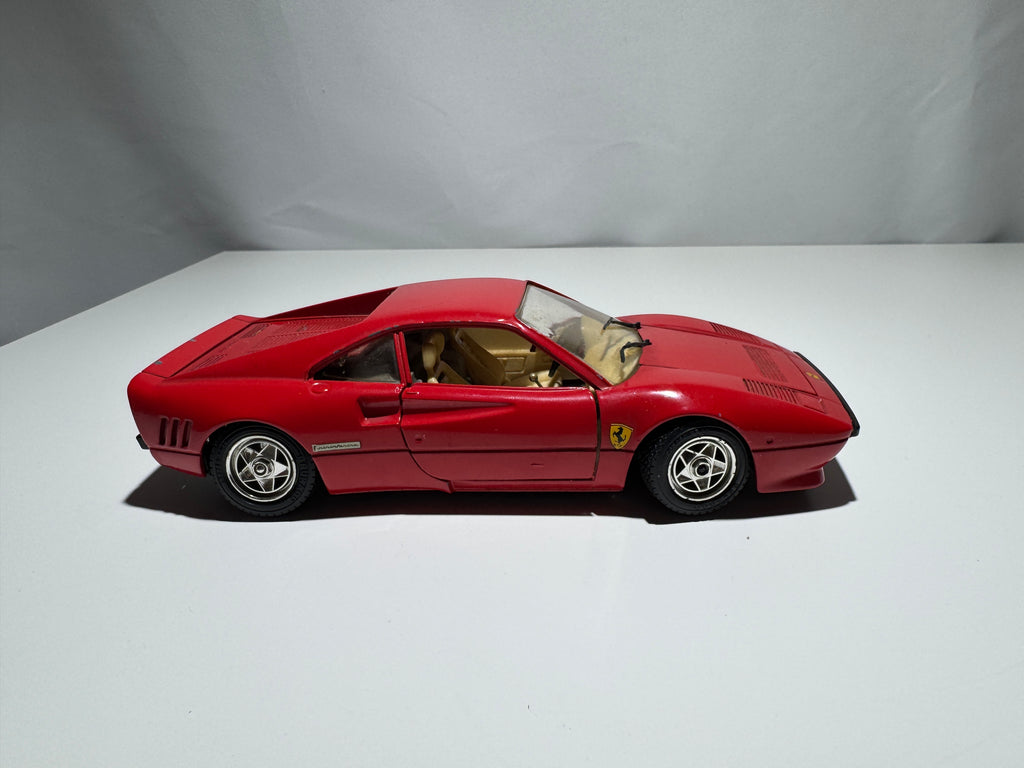 1:24 Bburago Ferrari GTO 1984 Rot  #323
