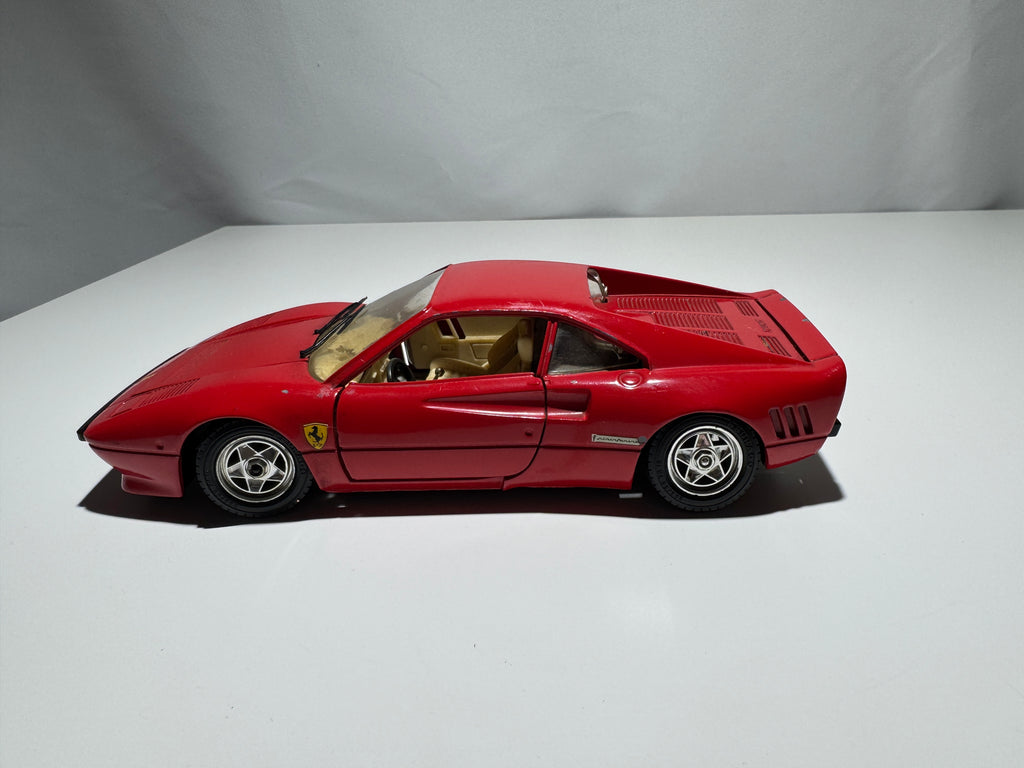 1:24 Bburago Ferrari GTO 1984 Rot  #323