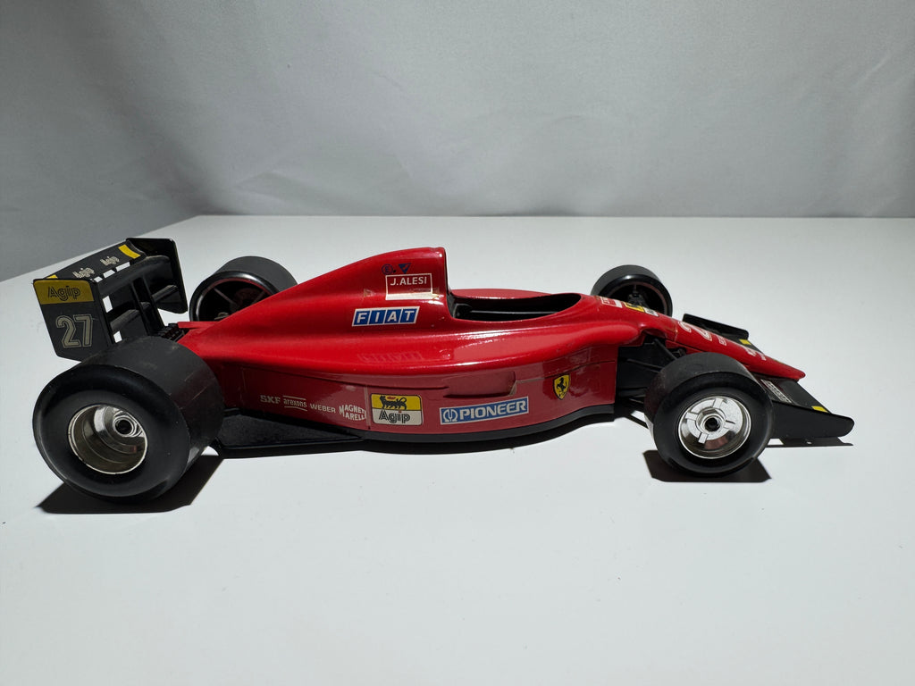 1:24 Bburago Ferrari 641/2 Formel 1 Rot J. Alesi #325
