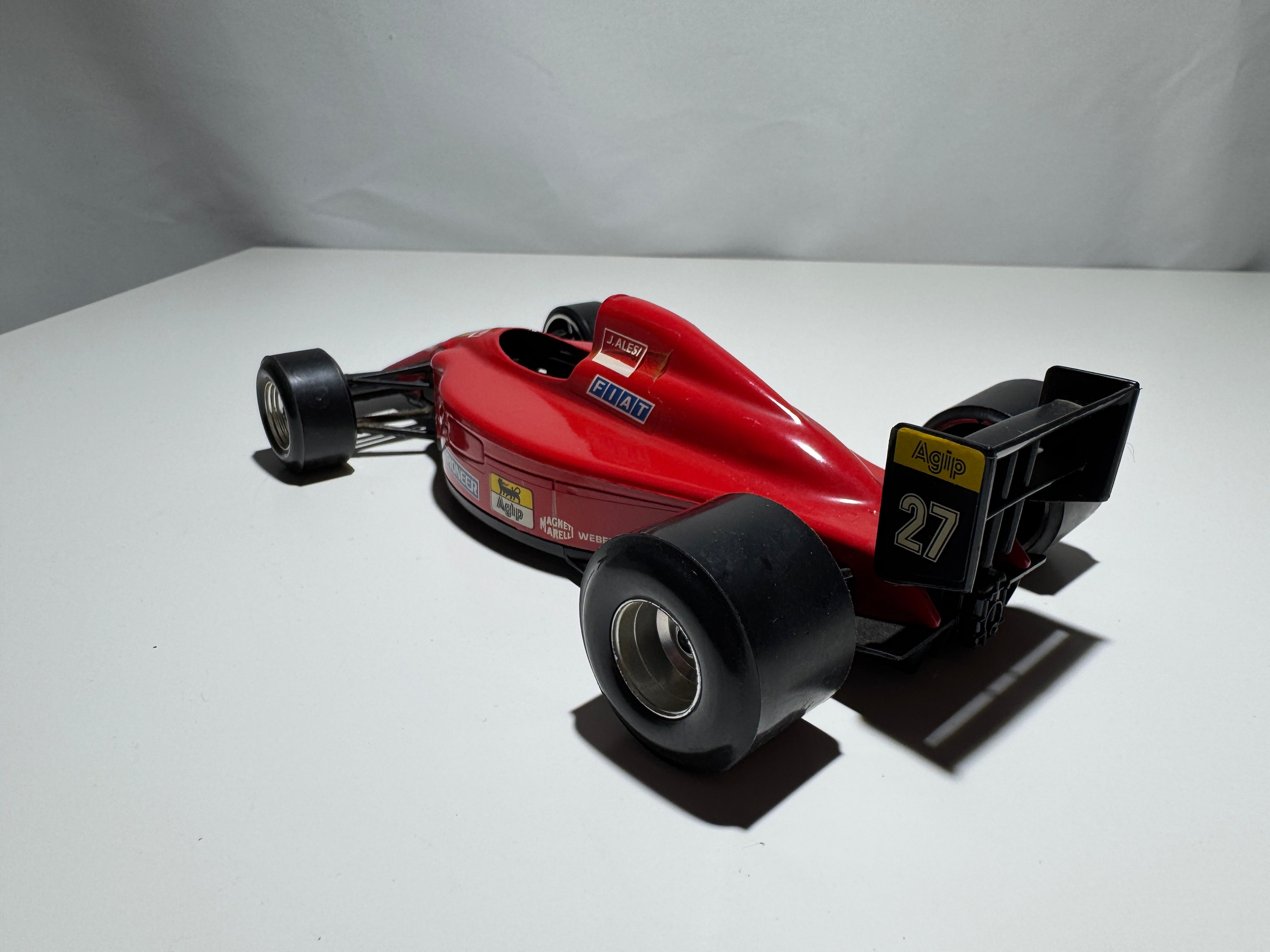 1:24 Bburago Ferrari 641/2 Formel 1 Rot J. Alesi #325