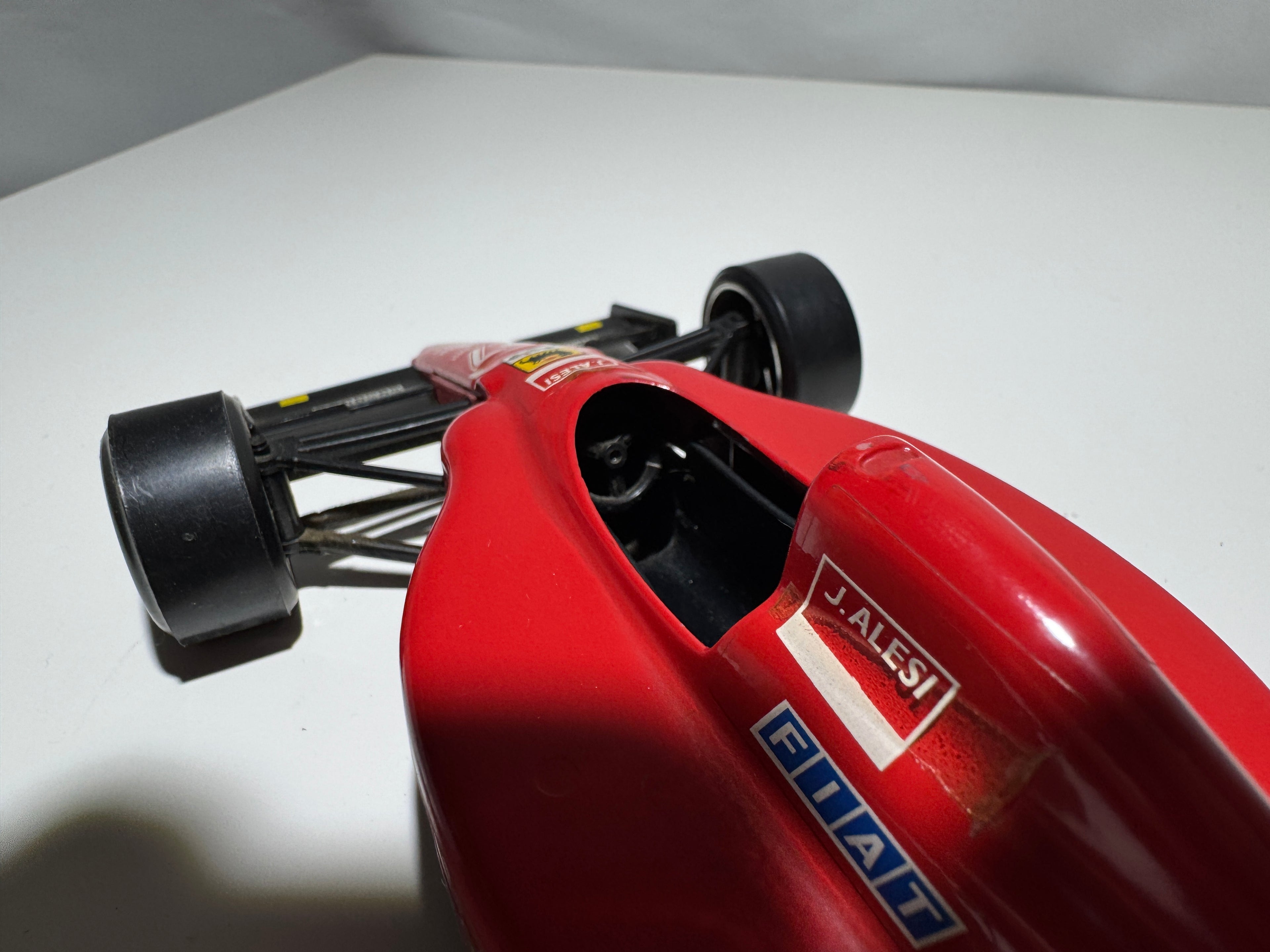 1:24 Bburago Ferrari 641/2 Formel 1 Rot J. Alesi #325