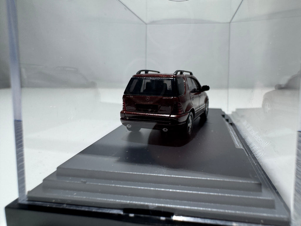 1:87 Busch Händlermodelle Mercedes-Benz ML55 AMG IAA 1999-Limited Edition Dunkelrot OVP #384