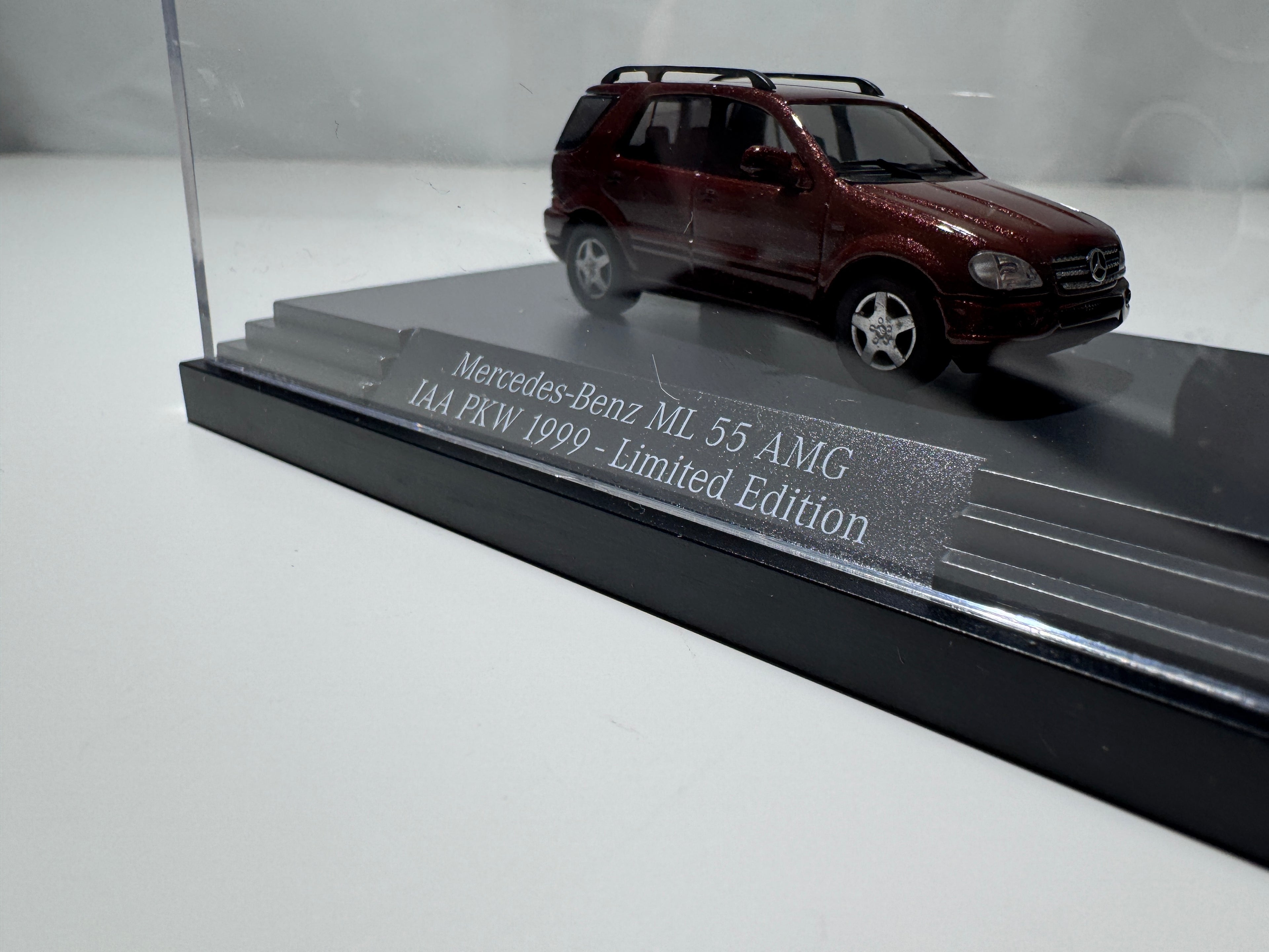 1:87 Busch Händlermodelle Mercedes-Benz ML55 AMG IAA 1999-Limited Edition Dunkelrot OVP #384