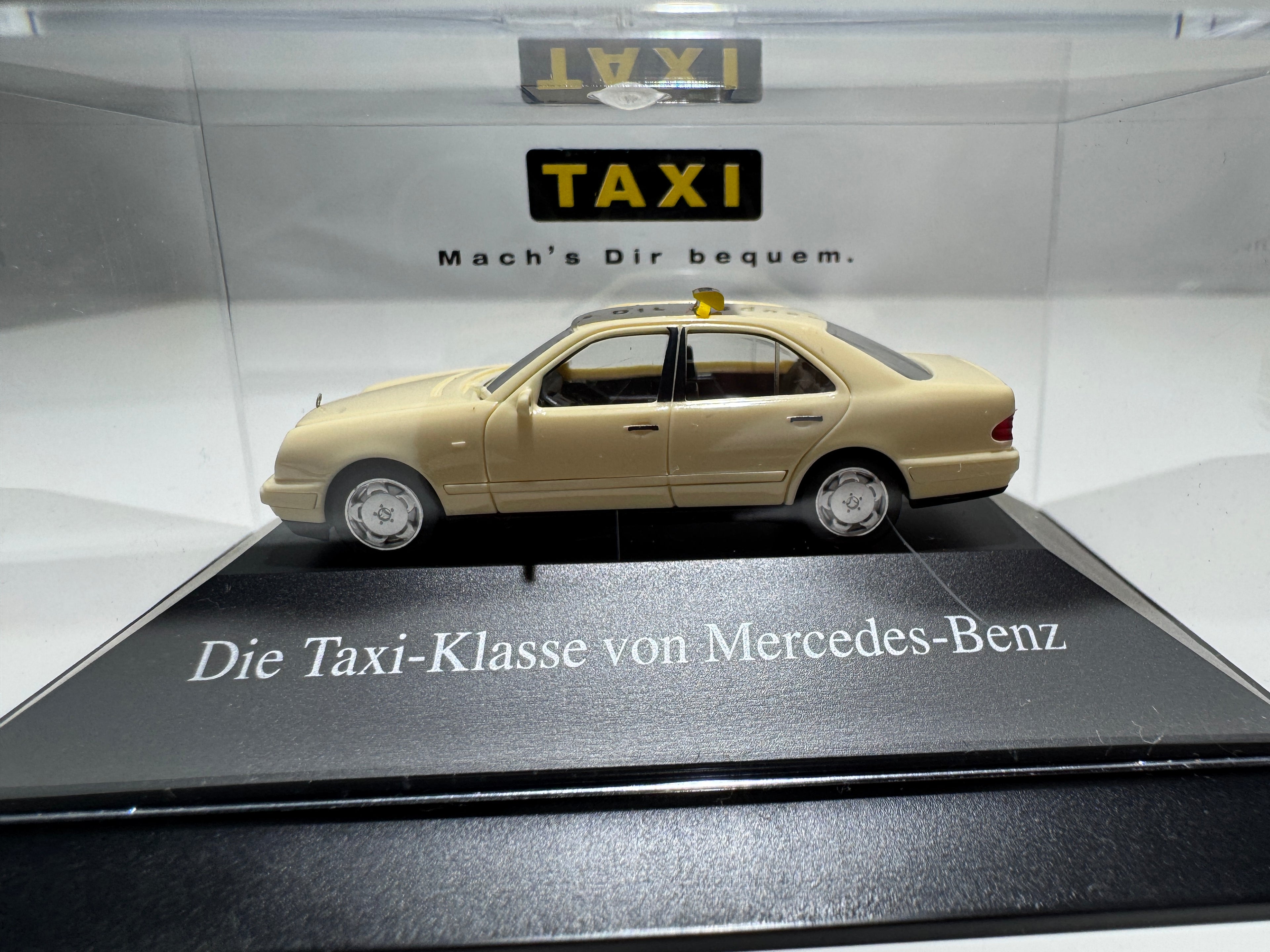 1:87 Herpa Mercedes-Benz E-Klasse Taxi OVP #387