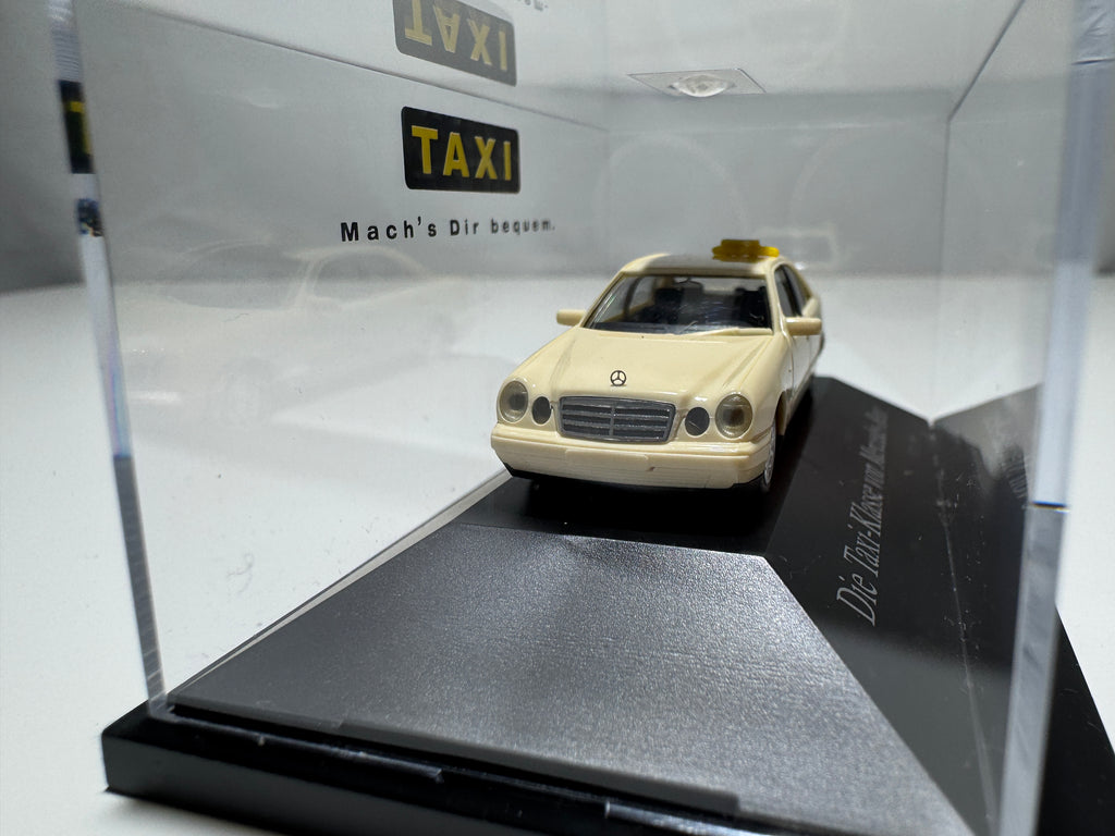 1:87 Herpa Mercedes-Benz E-Klasse Taxi OVP #387
