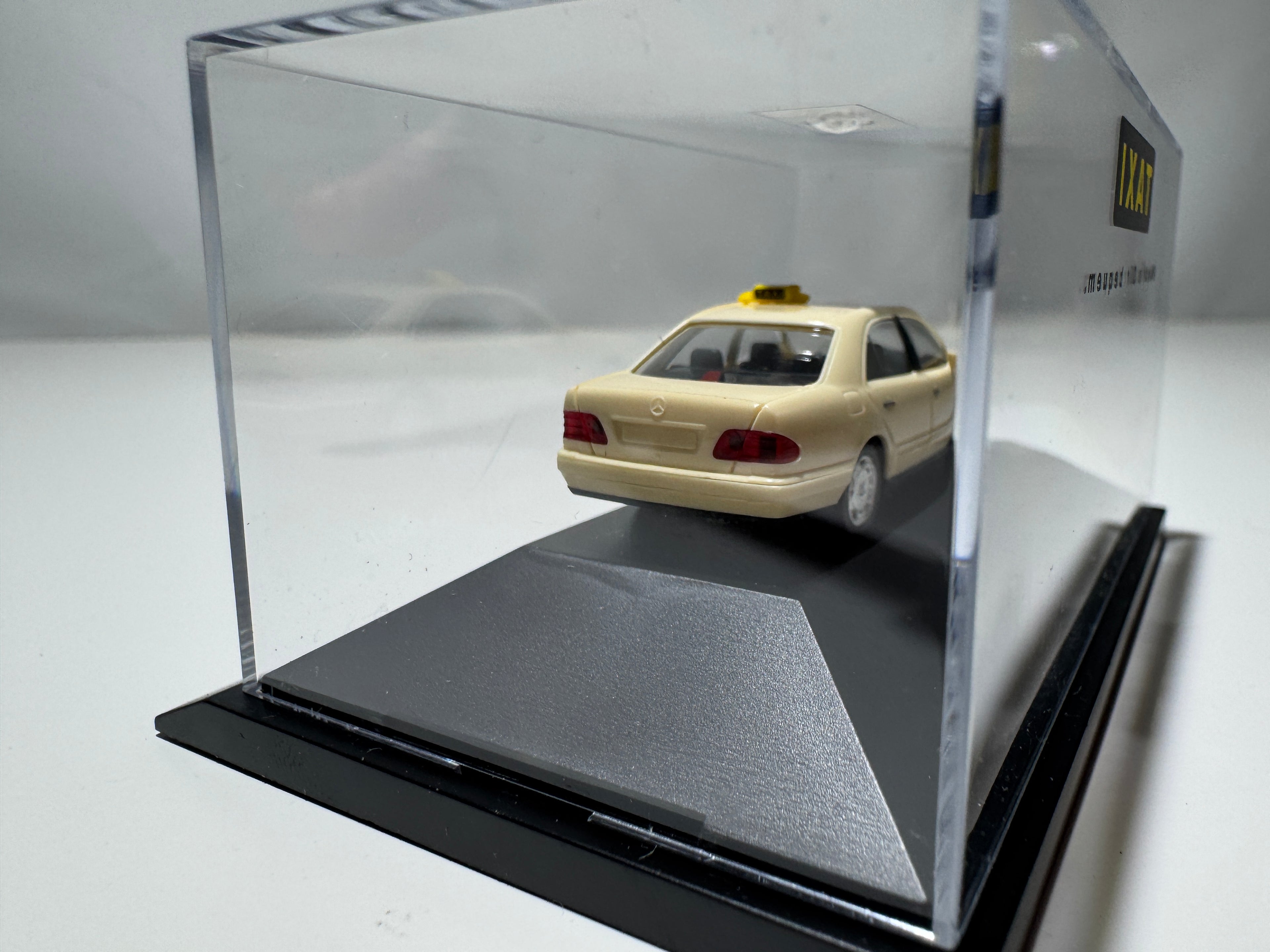 1:87 Herpa Mercedes-Benz E-Klasse Taxi OVP #387