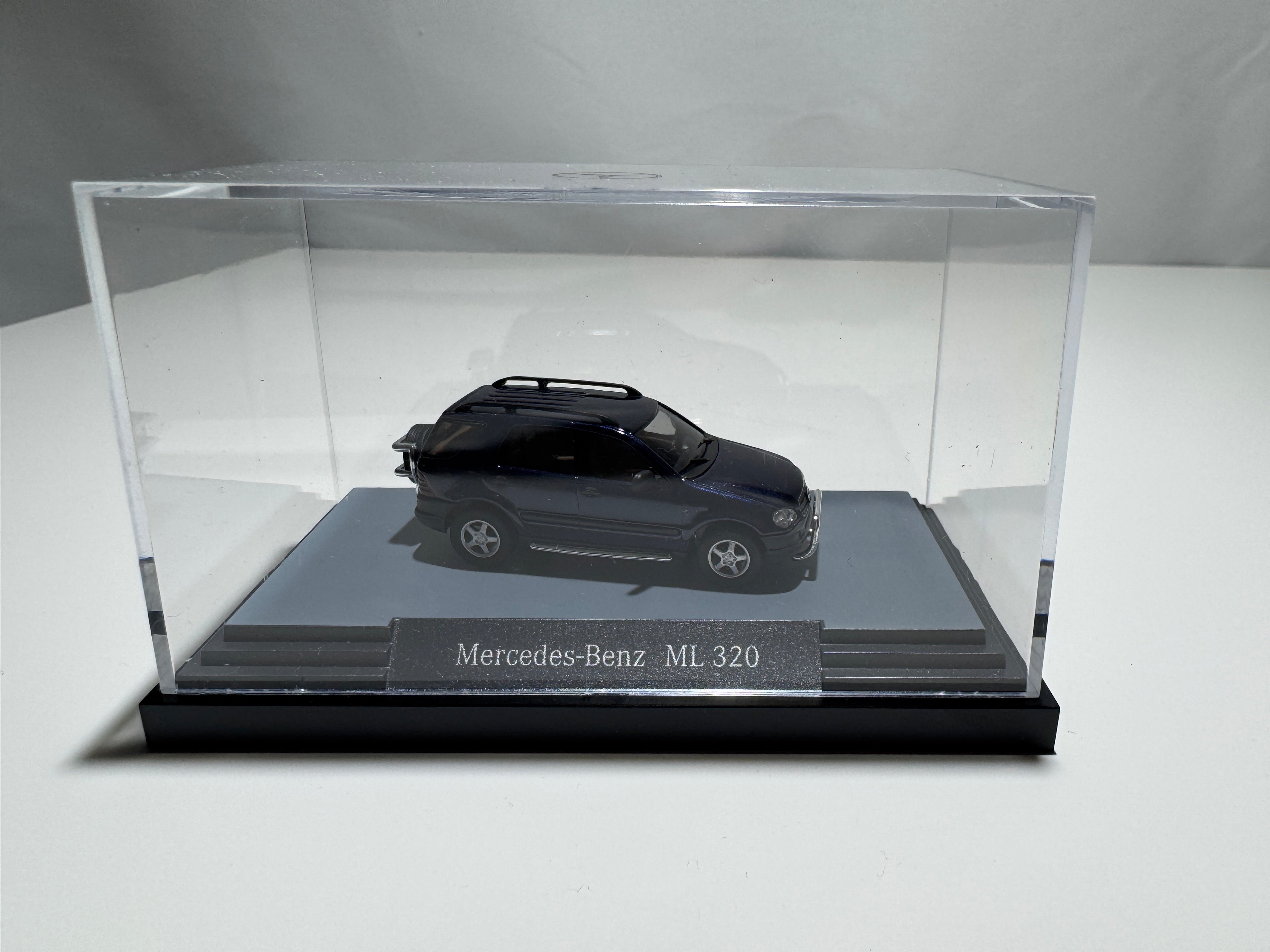 1:87 Busch Mercedes-Benz ML 320 Blau OVP #391