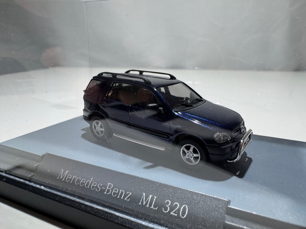 1:87 Busch Mercedes-Benz ML 320 Blau OVP #391