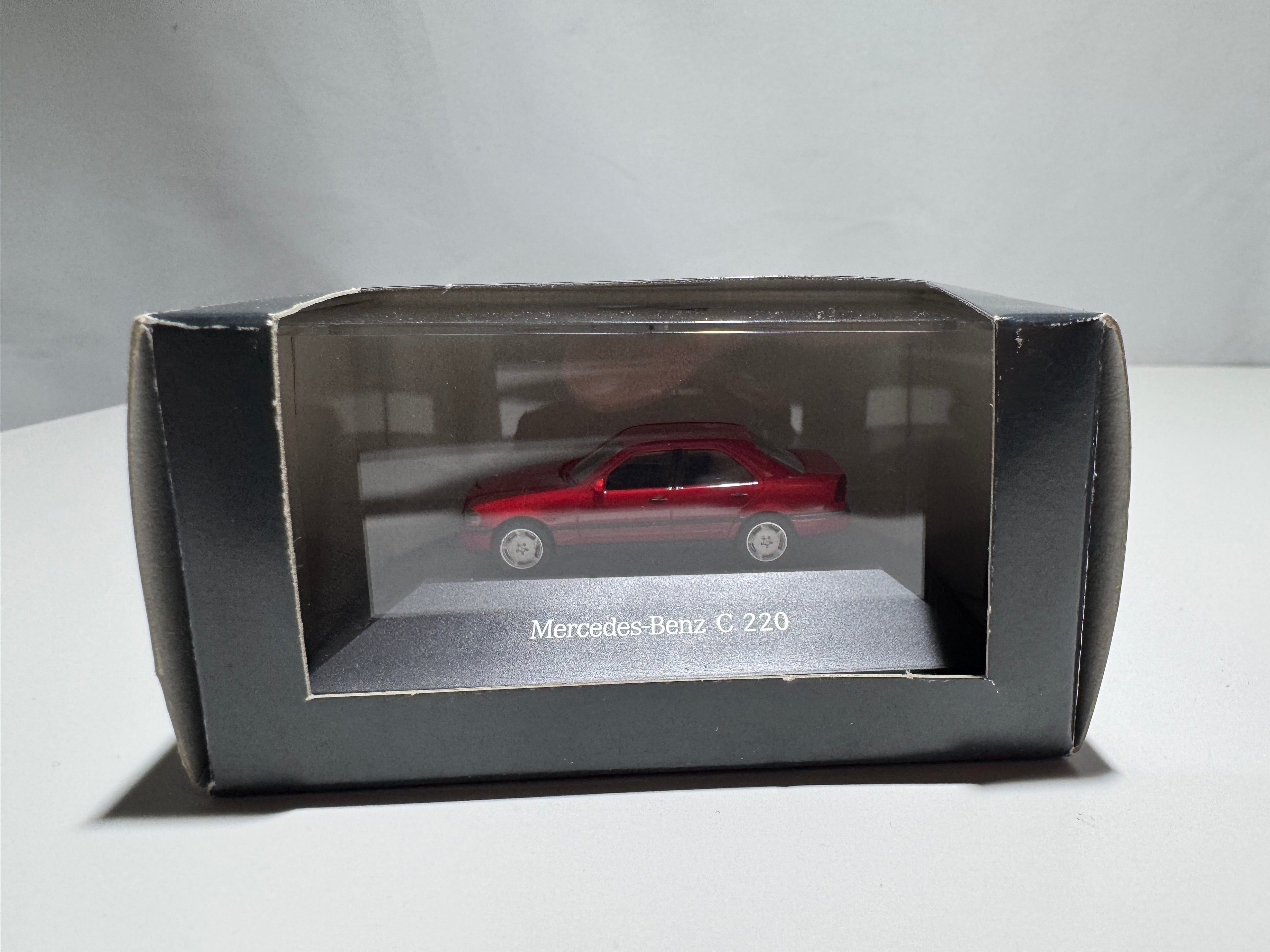 1:87 Herpa Händlermodelle Mercedes-Benz C220 W202 Rot OVP #395