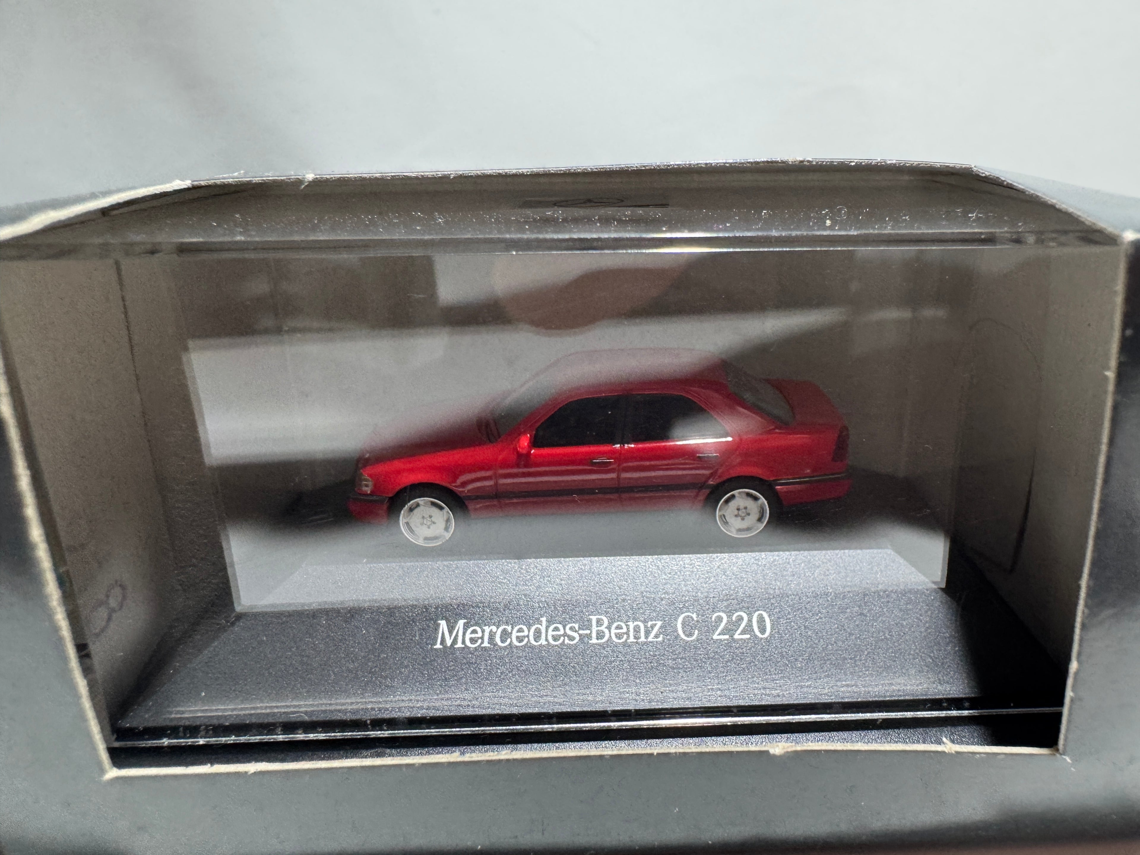 1:87 Herpa Händlermodelle Mercedes-Benz C220 W202 Rot OVP #395