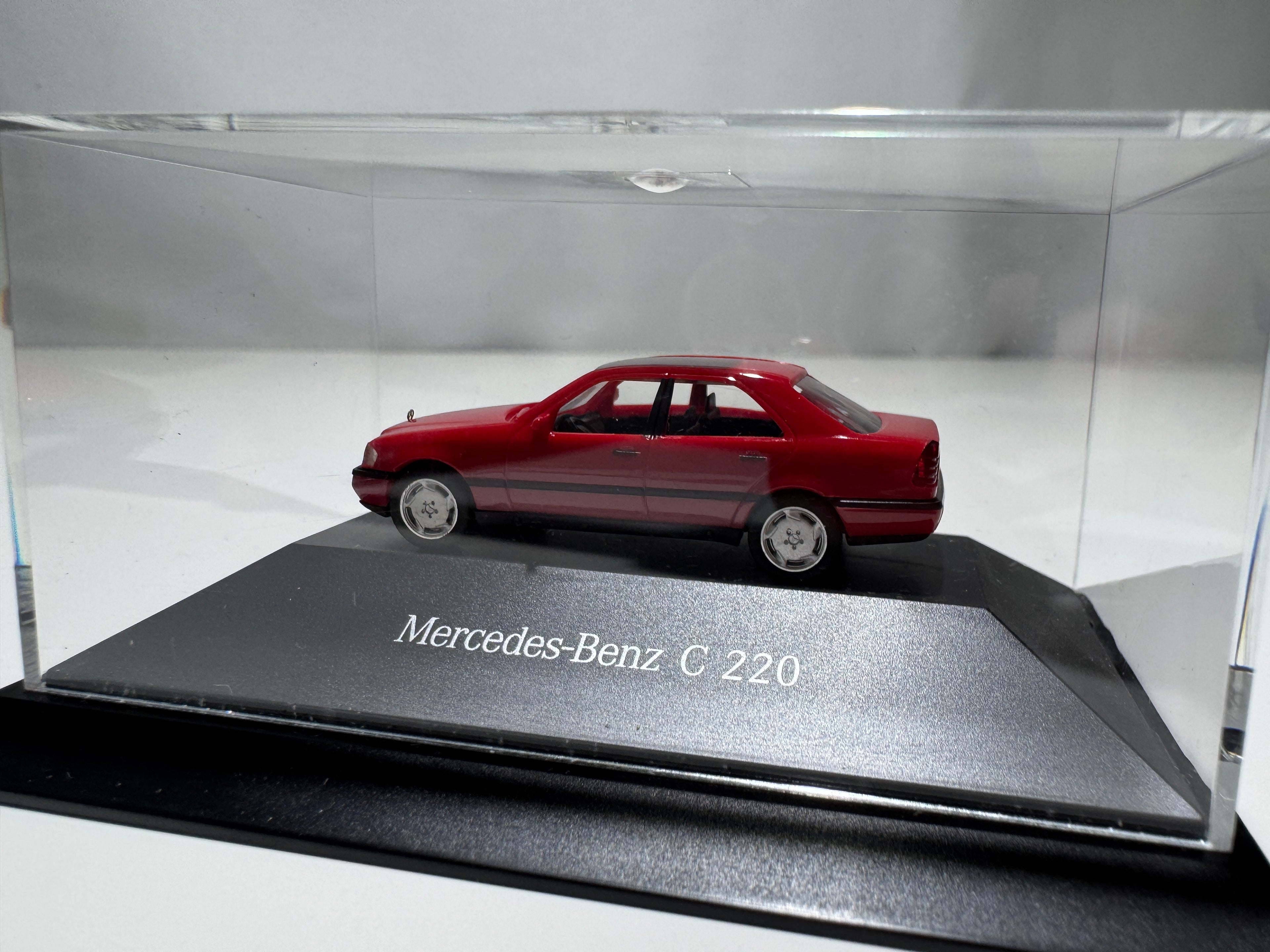 1:87 Herpa Händlermodelle Mercedes-Benz C220 W202 Rot OVP #395