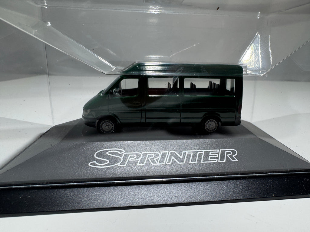 1:87 Herpa Händlermodelle Mercedes-Benz Sprinter Bus W903 Grün OVP #401