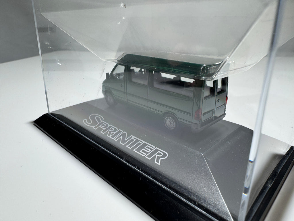 1:87 Herpa Händlermodelle Mercedes-Benz Sprinter Bus W903 Grün OVP #401
