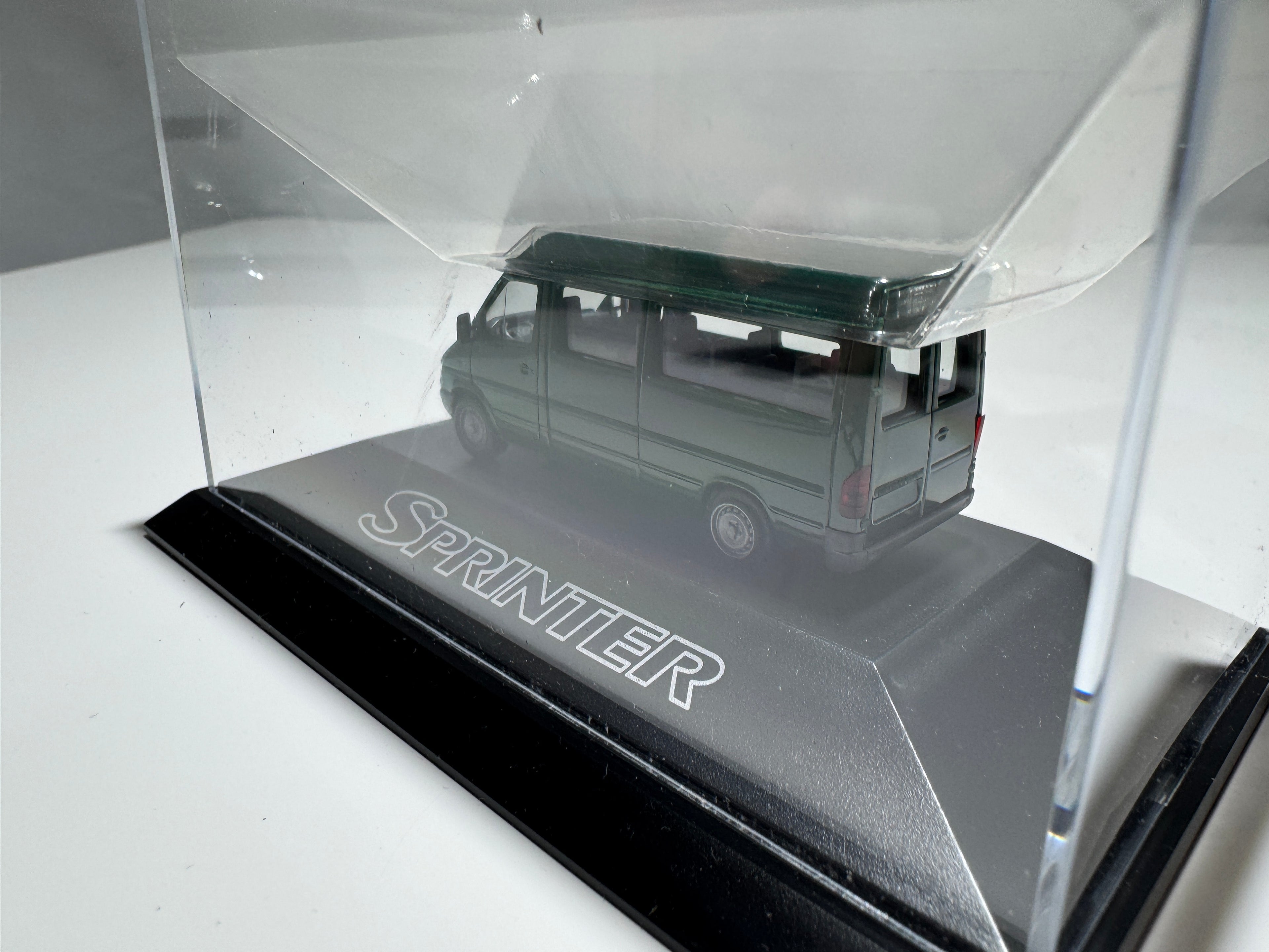1:87 Herpa Händlermodelle Mercedes-Benz Sprinter Bus W903 Grün OVP #401