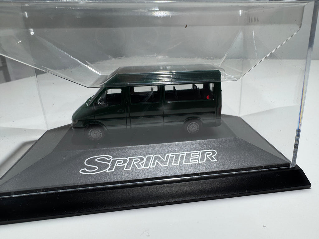 1:87 Herpa Händlermodelle Mercedes-Benz Sprinter Bus W903 Grün OVP #401