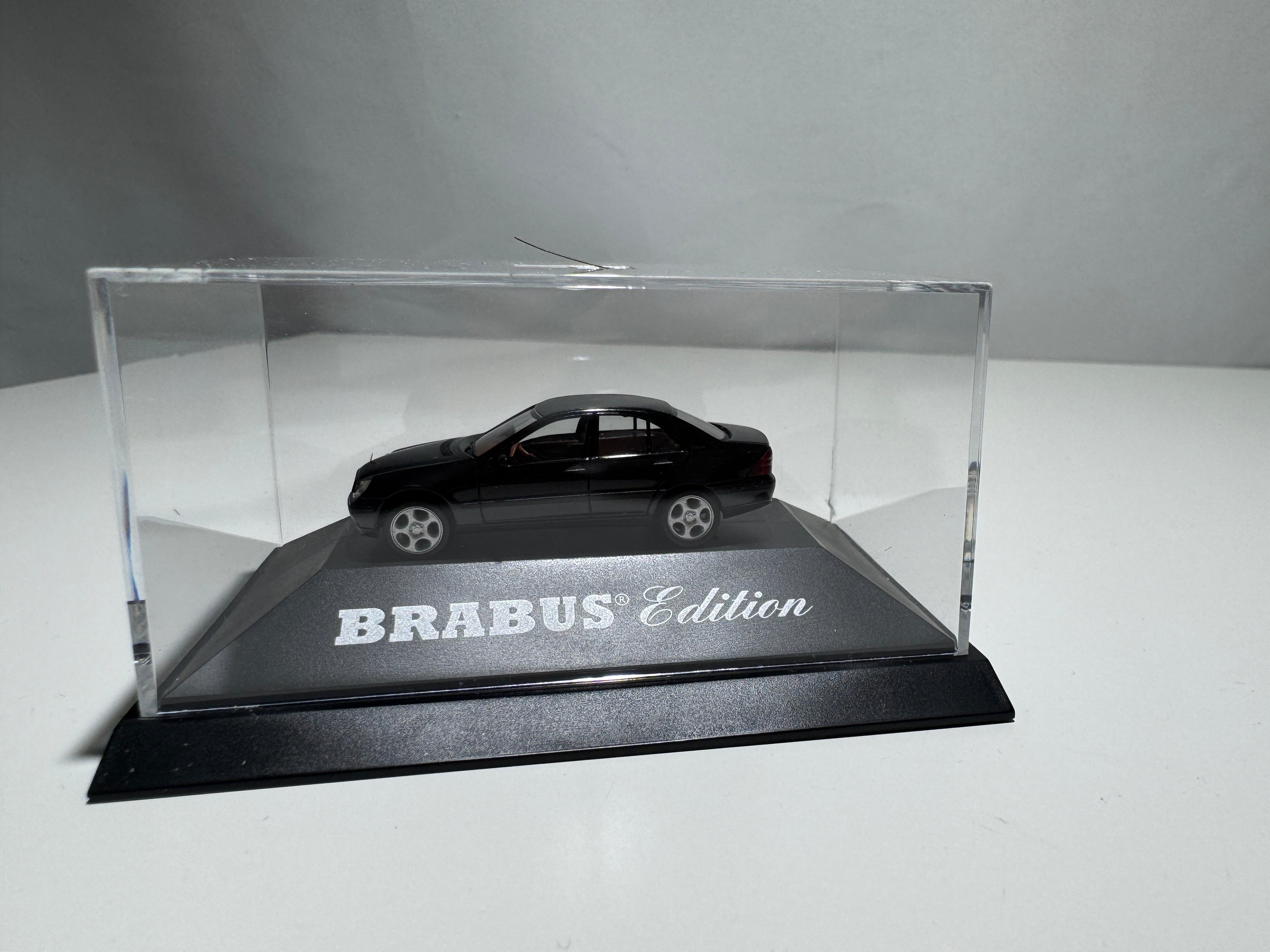 1:87 Herpa Brabus Limited Edition Mercedes-Benz C-Klasse CV8 Schwarz OVP #402