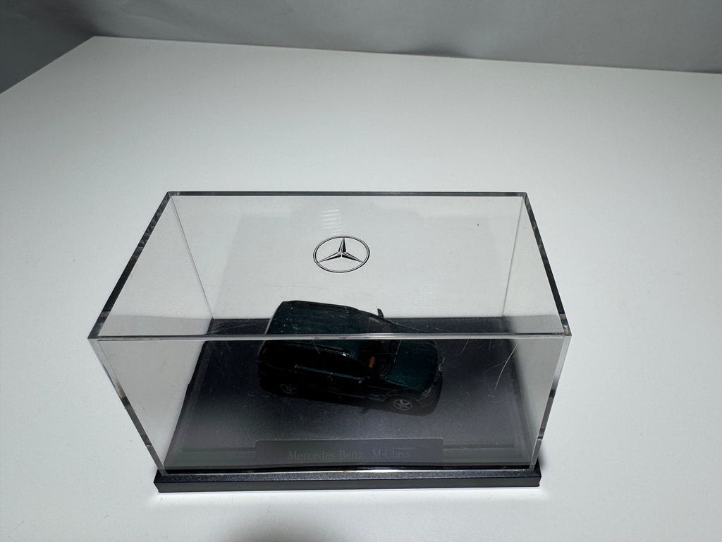 1:87 Busch Händlermodelle Mercedes-Benz ML M-Klasse Grün OVP #405