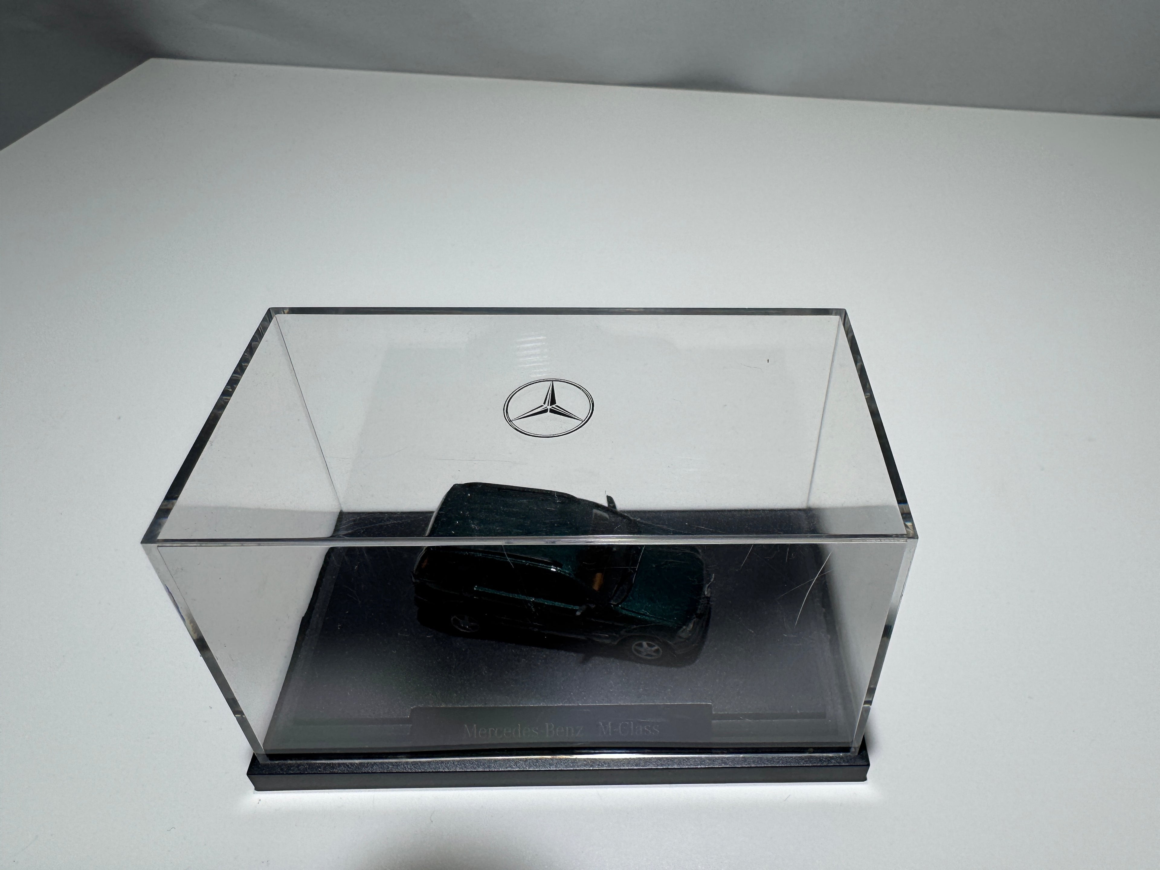 1:87 Busch Händlermodelle Mercedes-Benz ML M-Klasse Grün OVP #405