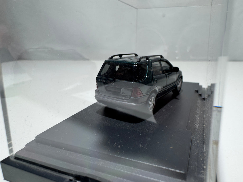1:87 Busch Händlermodelle Mercedes-Benz ML M-Klasse Grün OVP #405