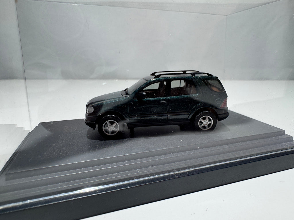 1:87 Busch Händlermodelle Mercedes-Benz ML M-Klasse Grün OVP #405