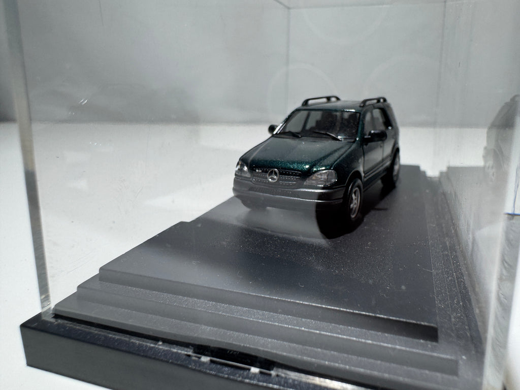 1:87 Busch Händlermodelle Mercedes-Benz ML M-Klasse Grün OVP #405