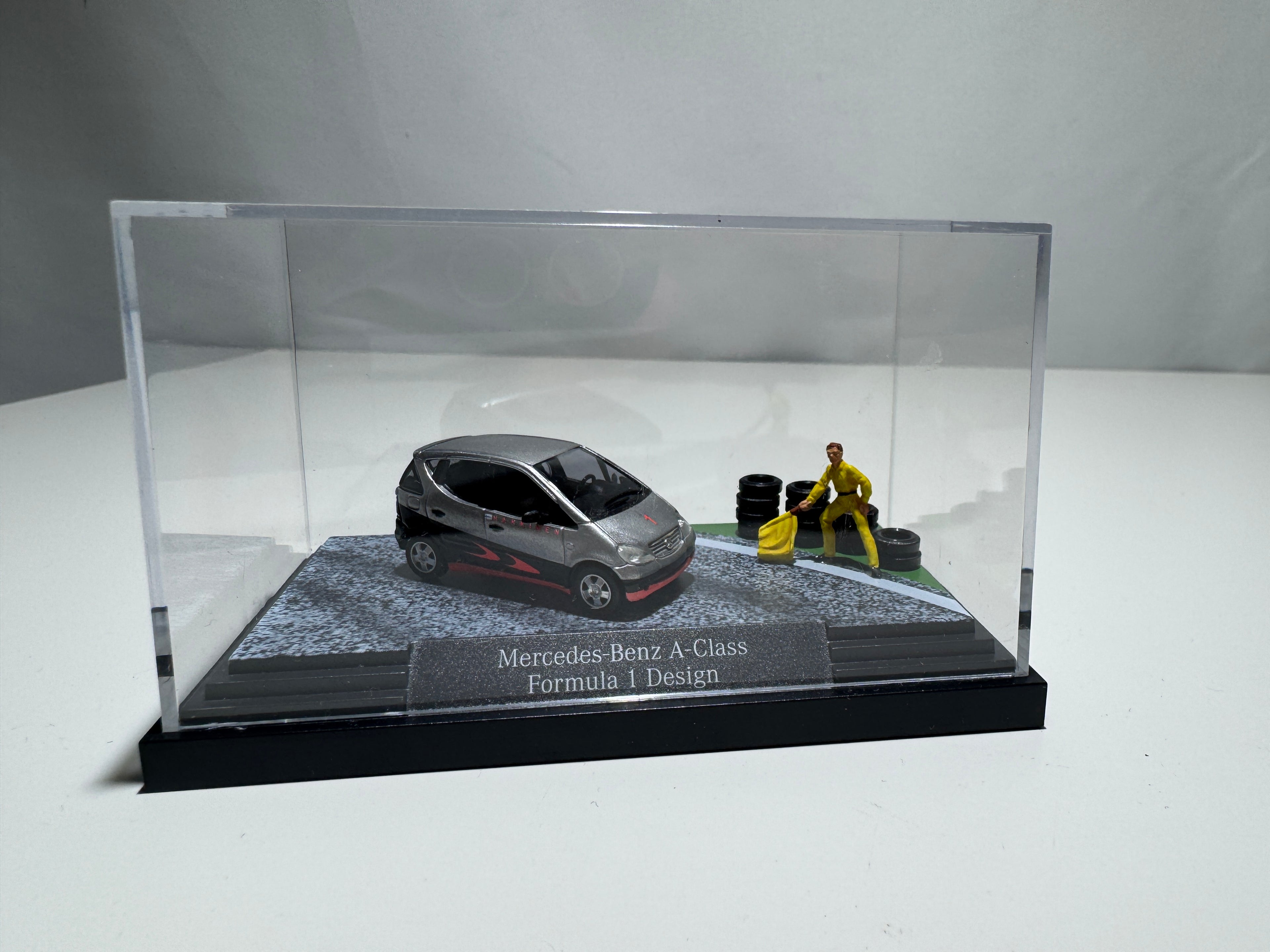 1:87 Busch Händlermodelle Mercedes-Benz A-Klasse Formula 1 Design Diorama OVP #406