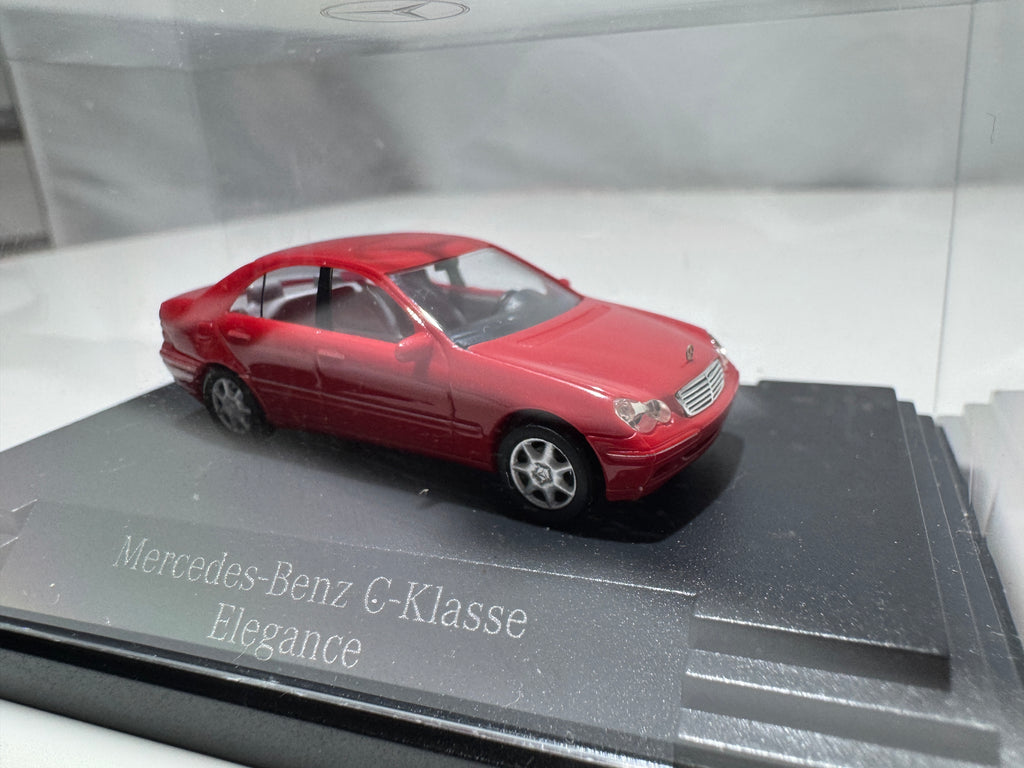 1:87 Busch Mercedes-Benz C-Klasse W203 Elegance Rot OVP #432
