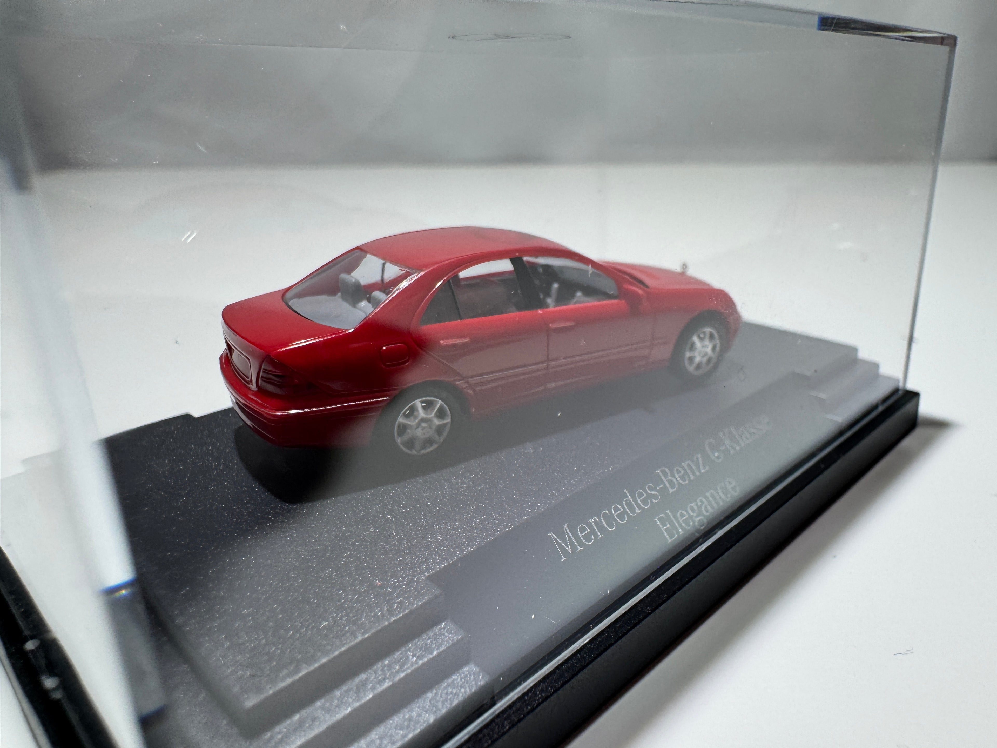 1:87 Busch Mercedes-Benz C-Klasse W203 Elegance Rot OVP #432