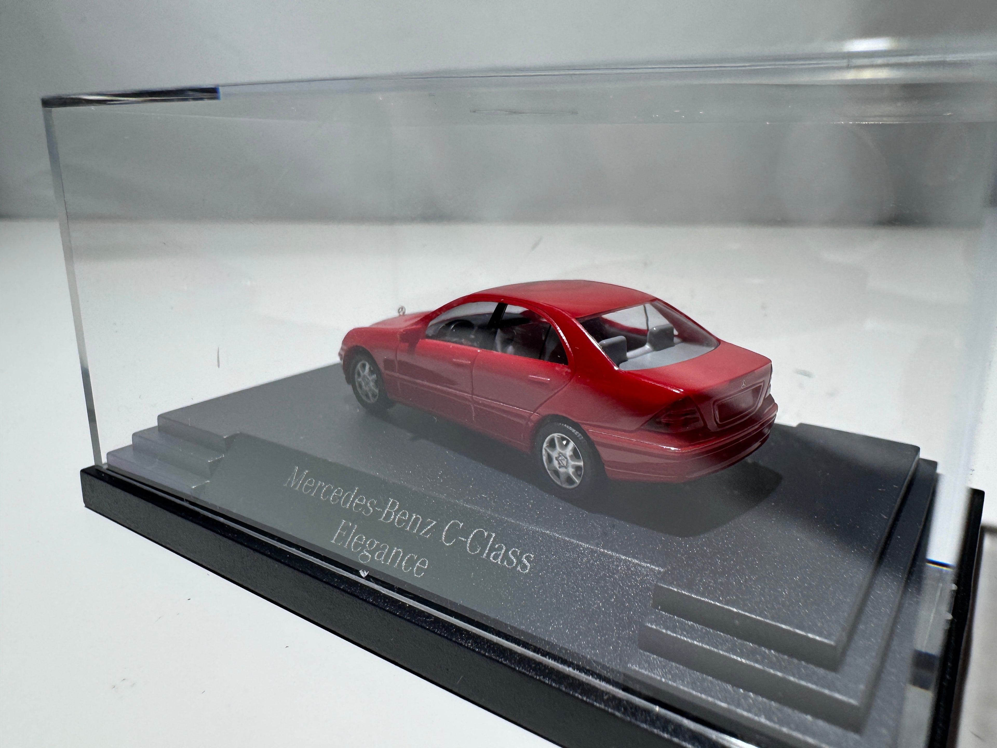 1:87 Busch Mercedes-Benz C-Klasse W203 Elegance Rot OVP #432
