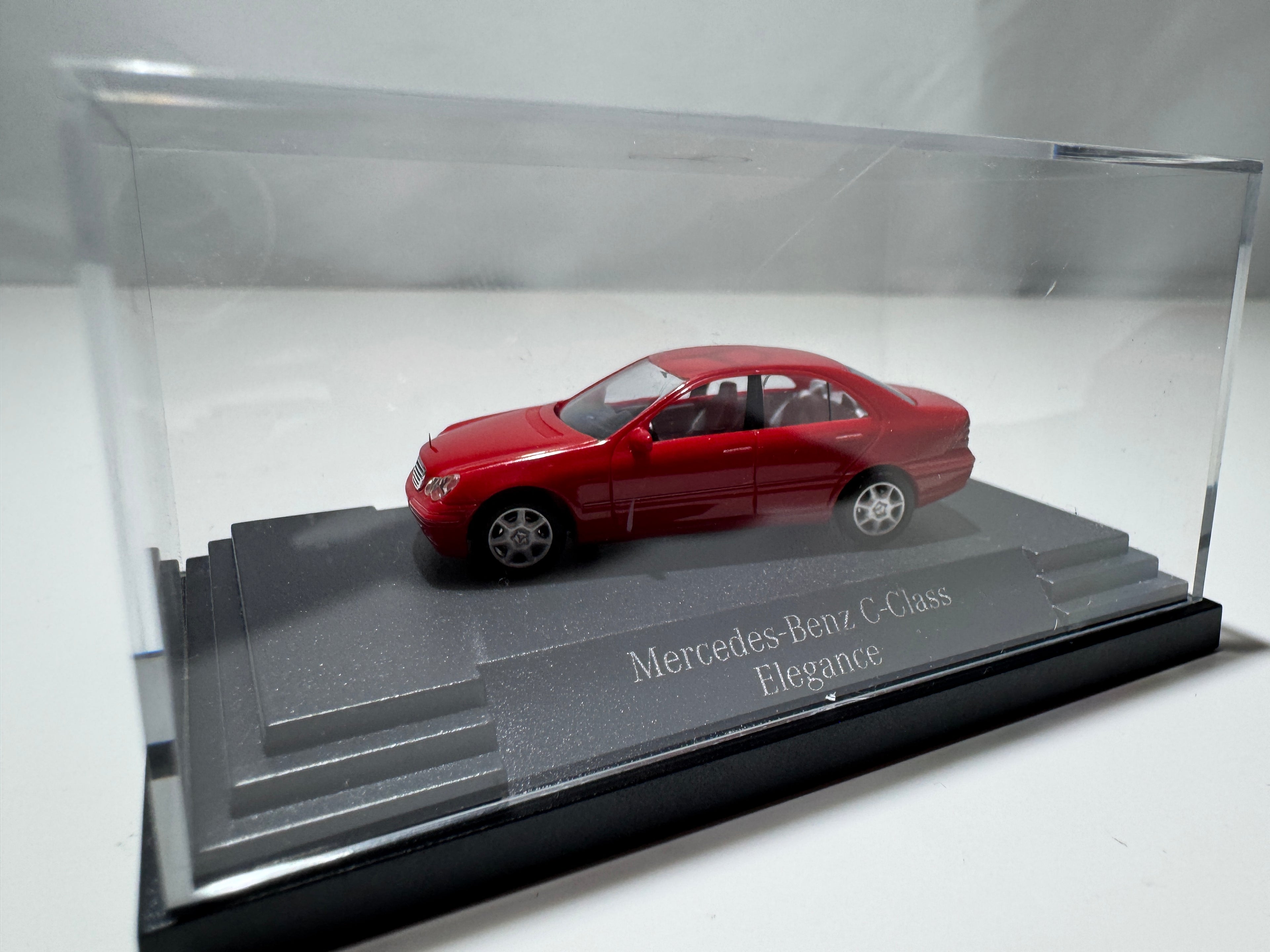 1:87 Busch Mercedes-Benz C-Klasse W203 Elegance Rot OVP #432