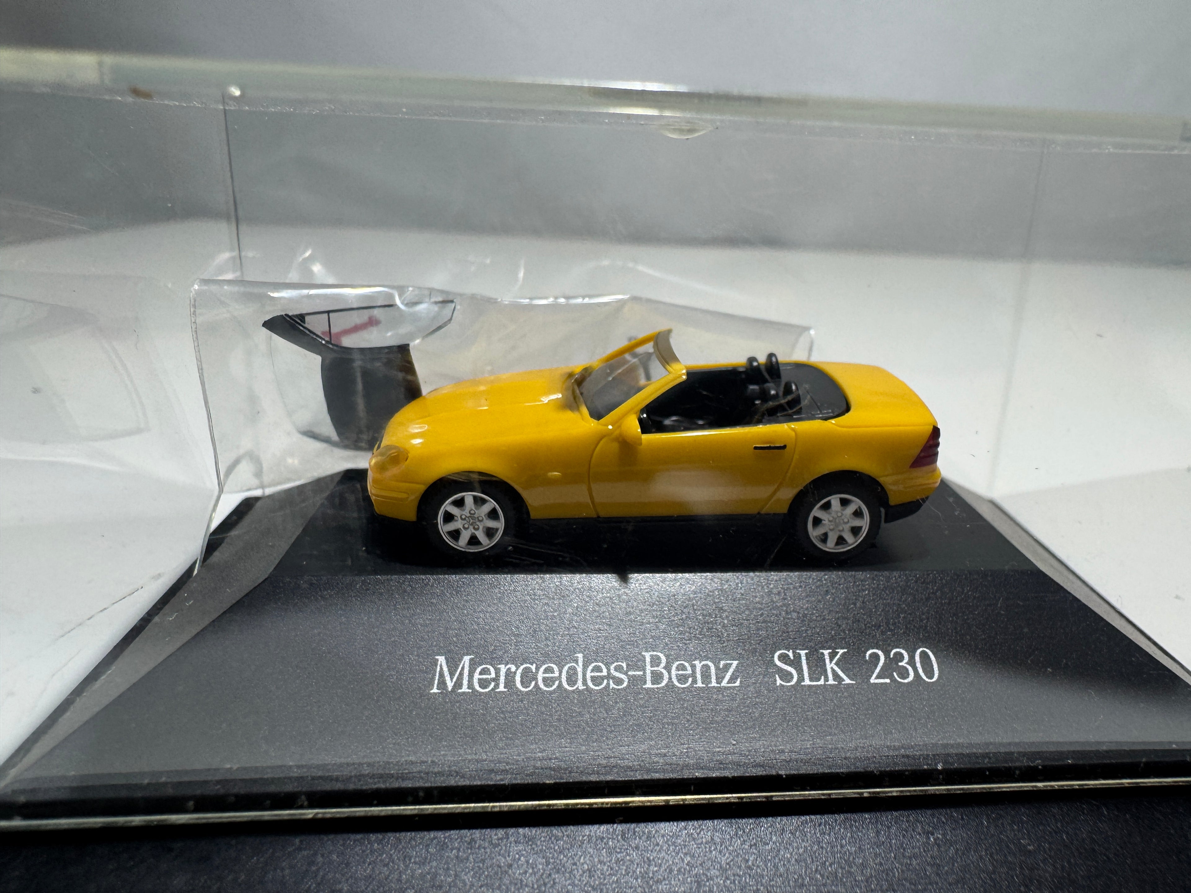 1:87 Herpa Mercedes-Benz SLK 230 R170 Gelb mit Hardtop OVP #435