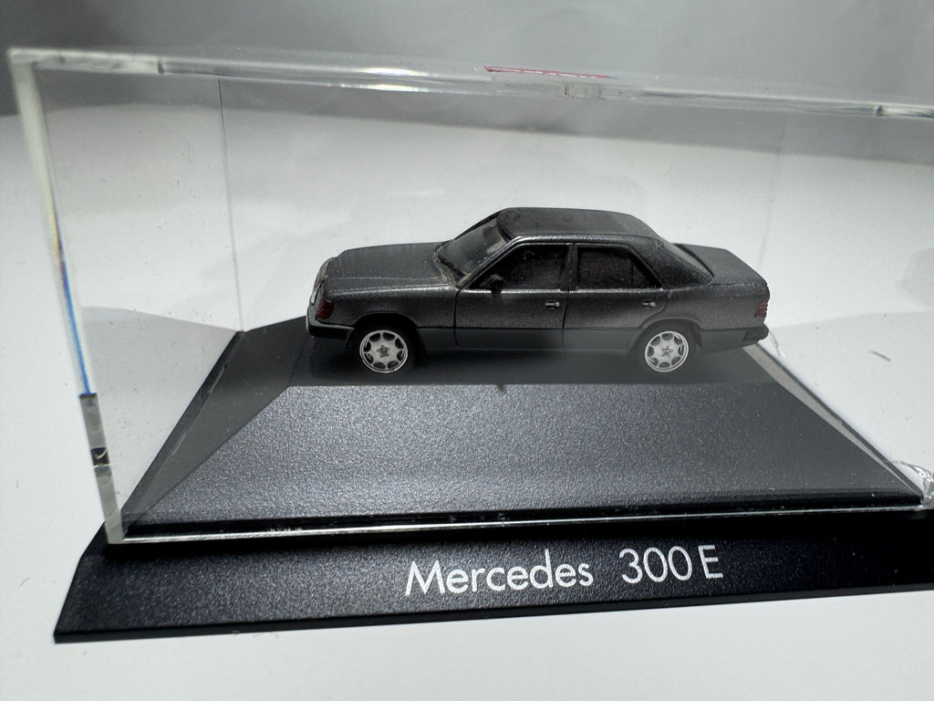 1:87 Herpa Private Collection Mercedes-Benz E-Klasse 300E Grau OVP #449