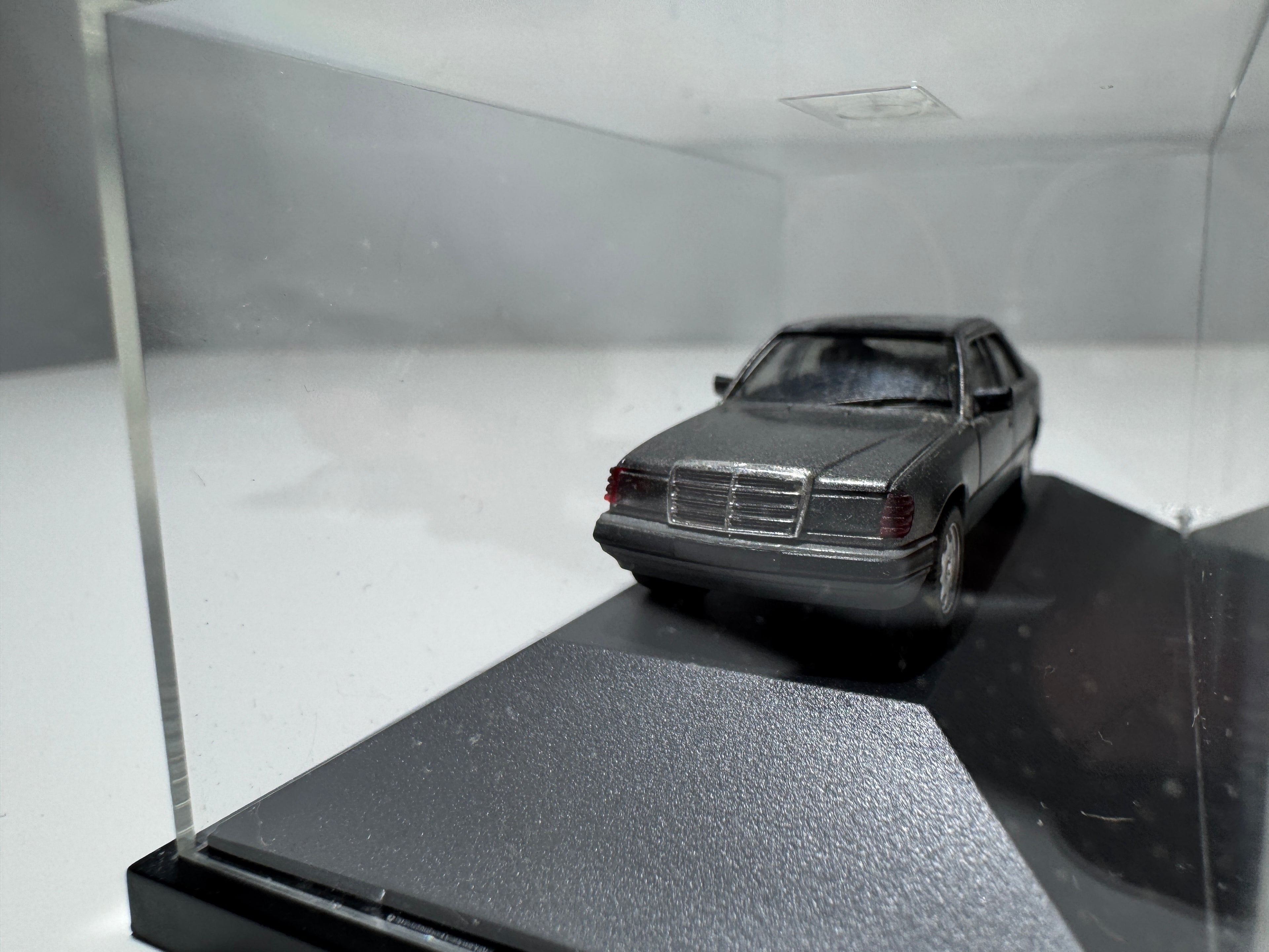1:87 Herpa Private Collection Mercedes-Benz E-Klasse 300E Grau OVP #449