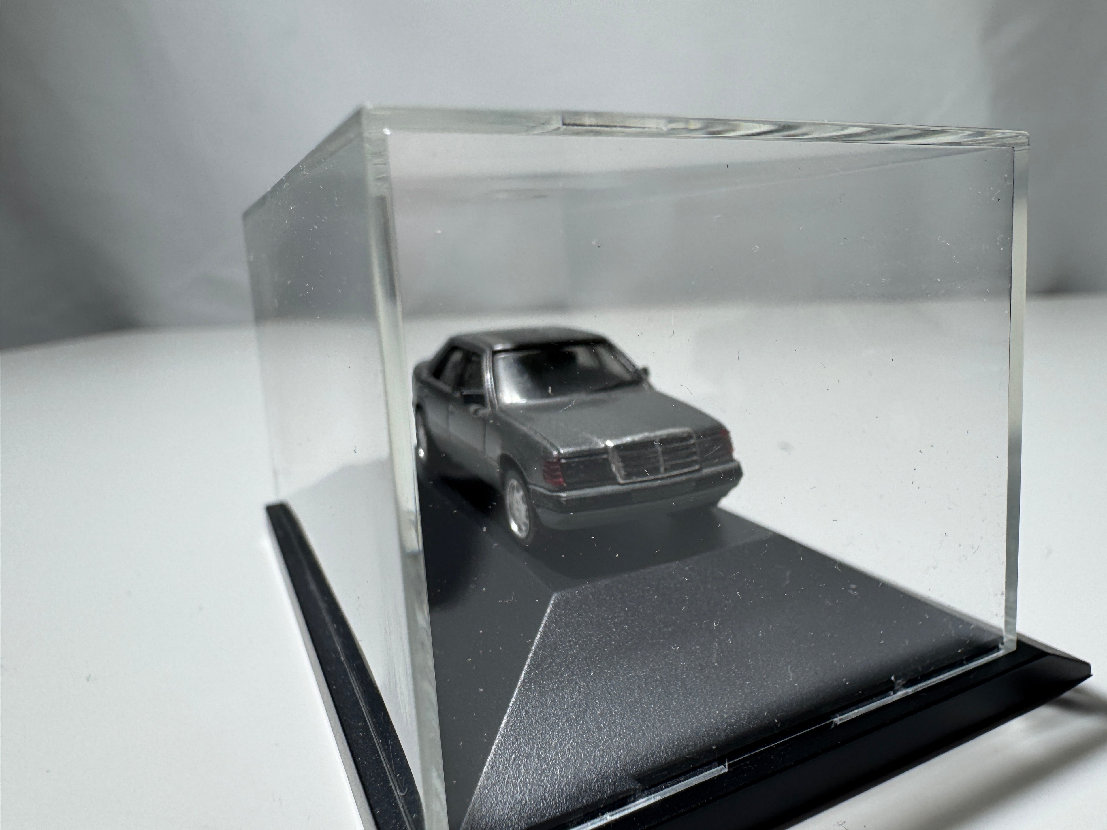 1:87 Herpa Private Collection Mercedes-Benz E-Klasse 300E Grau OVP #449