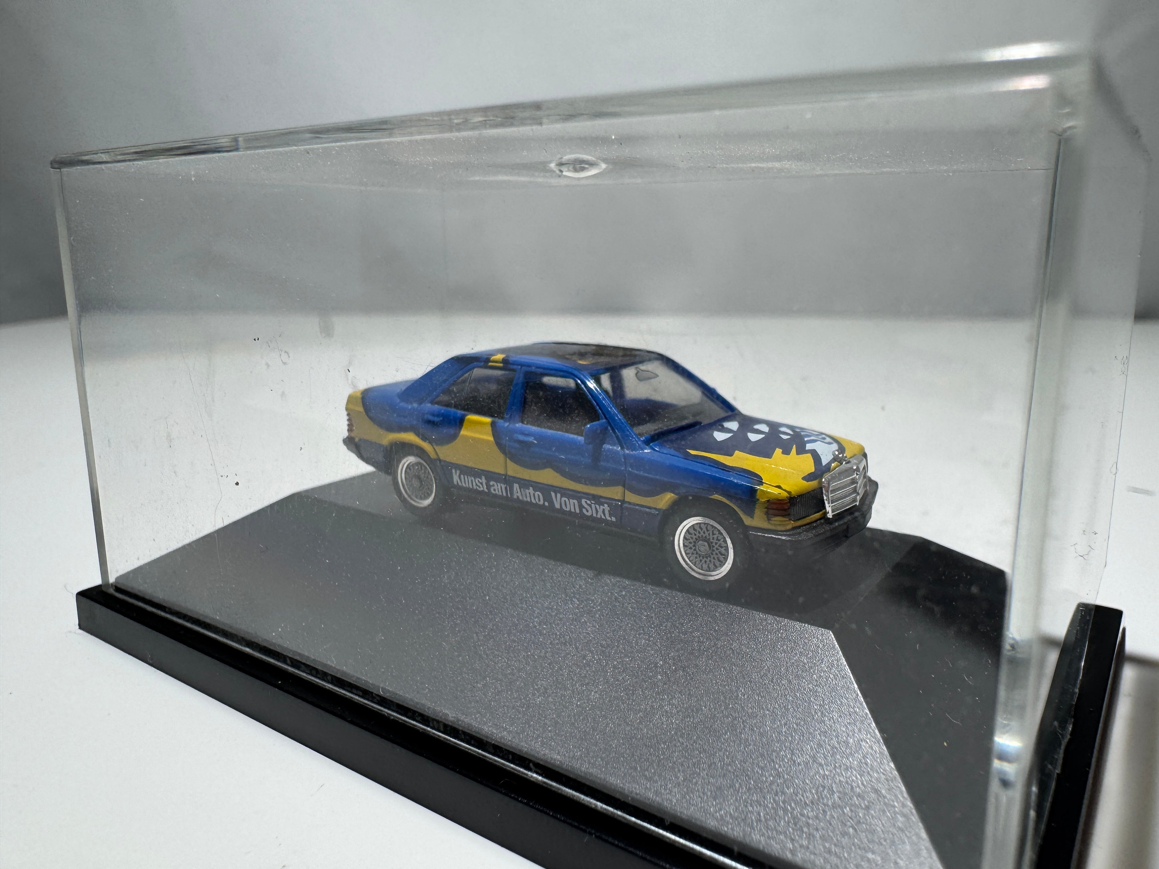 1:87 Herpa Mercedes-Benz E-Klasse 190E Sixt Art Car Blau OVP #451