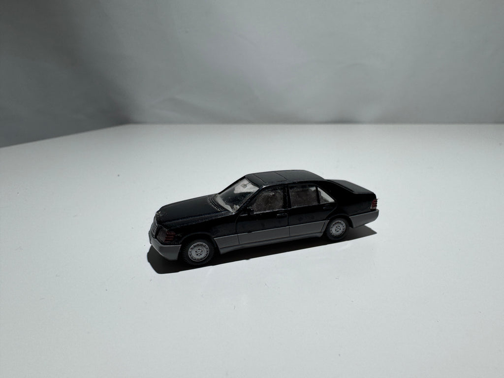 1:87 Wiking Mercedes-Benz W140 500SEL Schwarz #458
