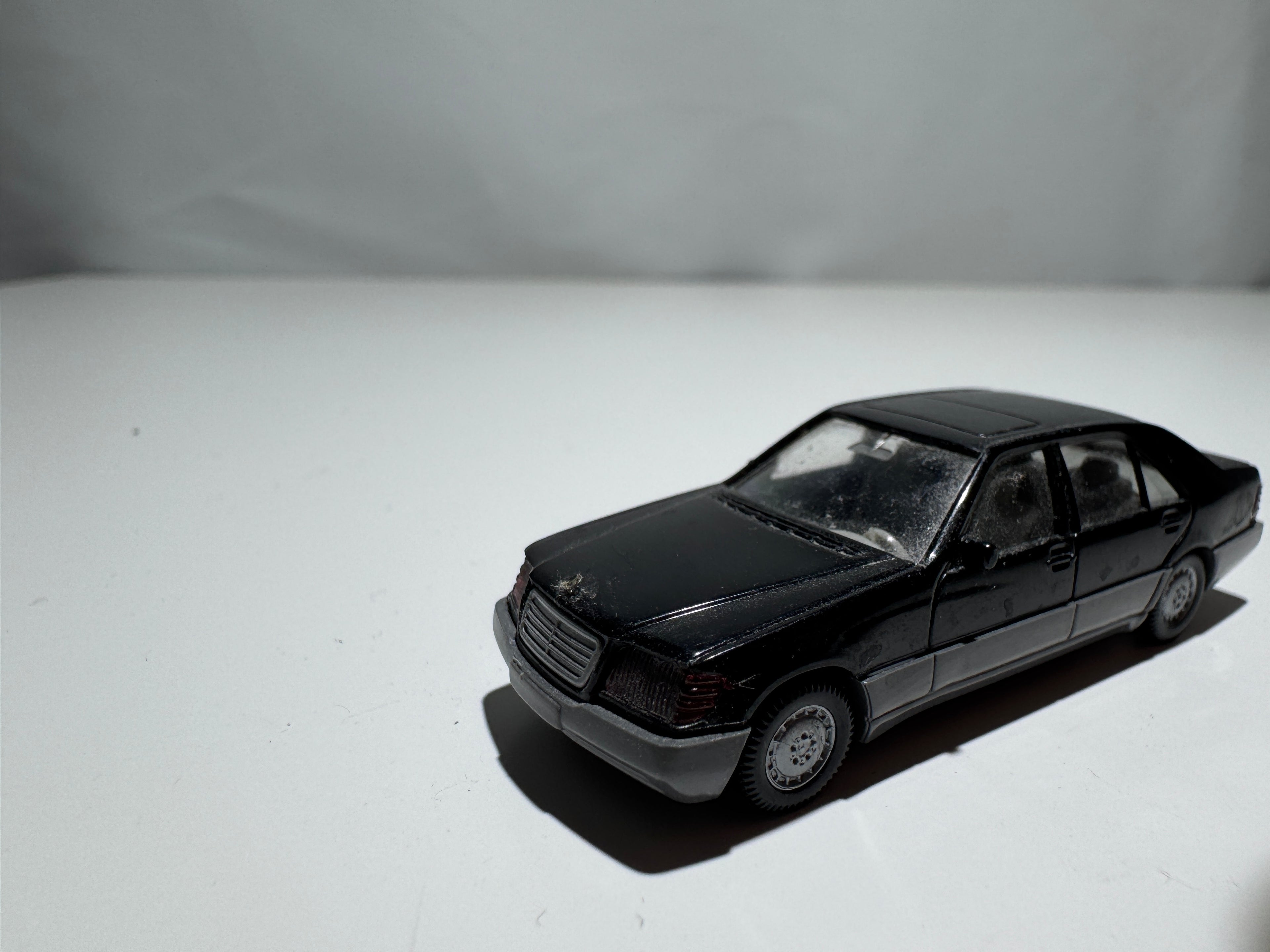 1:87 Wiking Mercedes-Benz W140 500SEL Schwarz #458